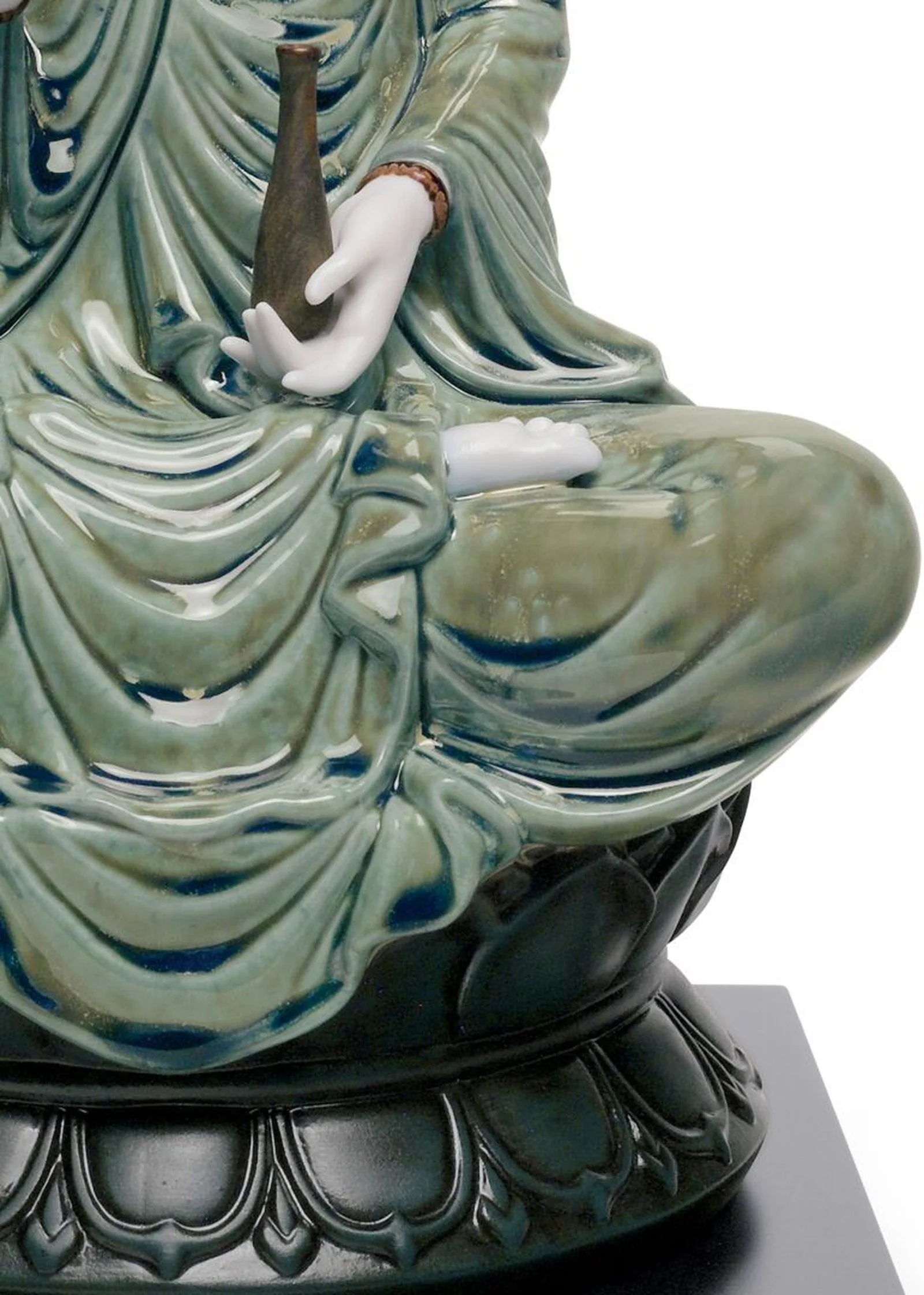 Lladro Kwan Yin Figurine - Image 5