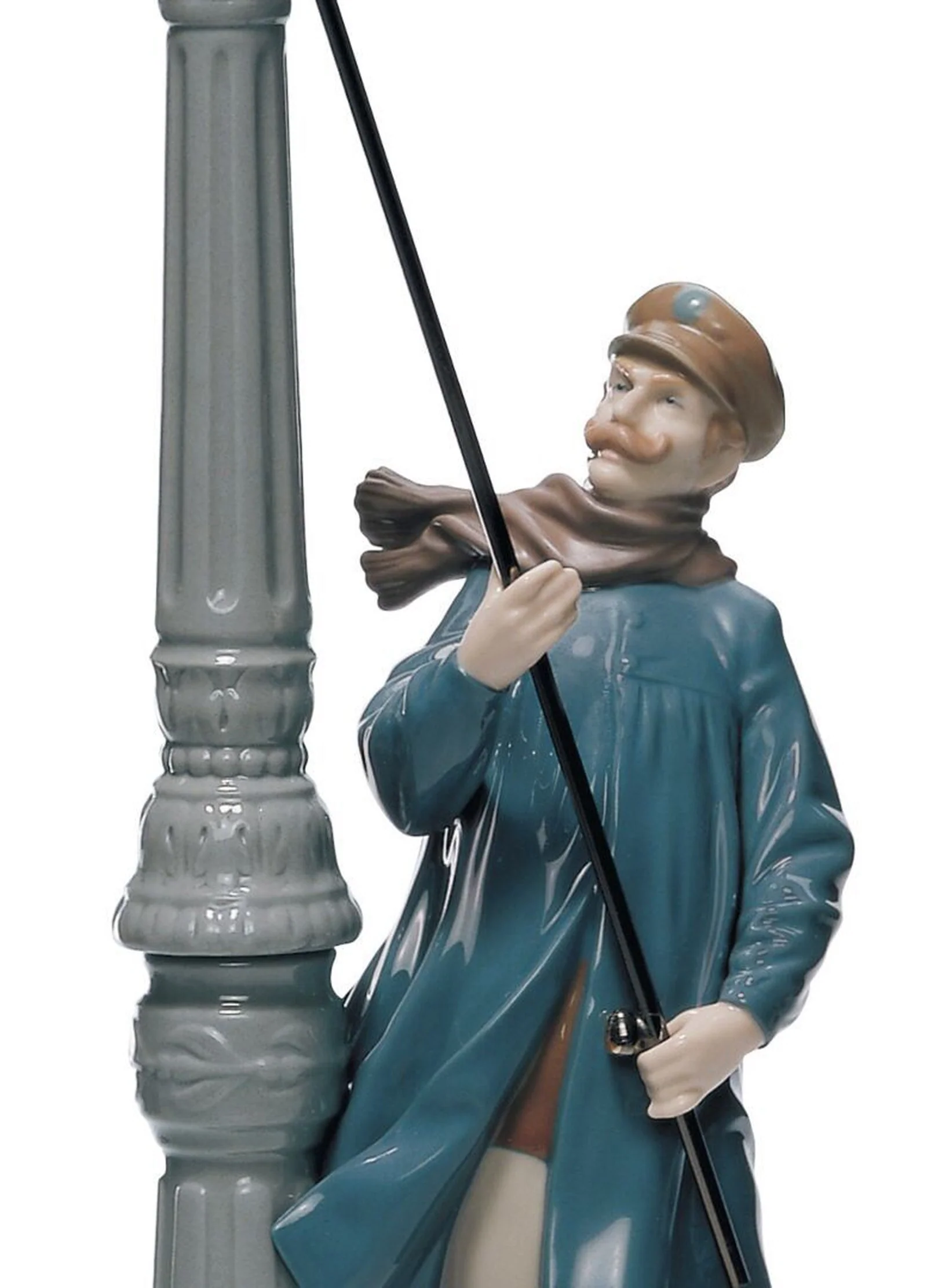 Lladro Lamplighter Figurine - Image 2