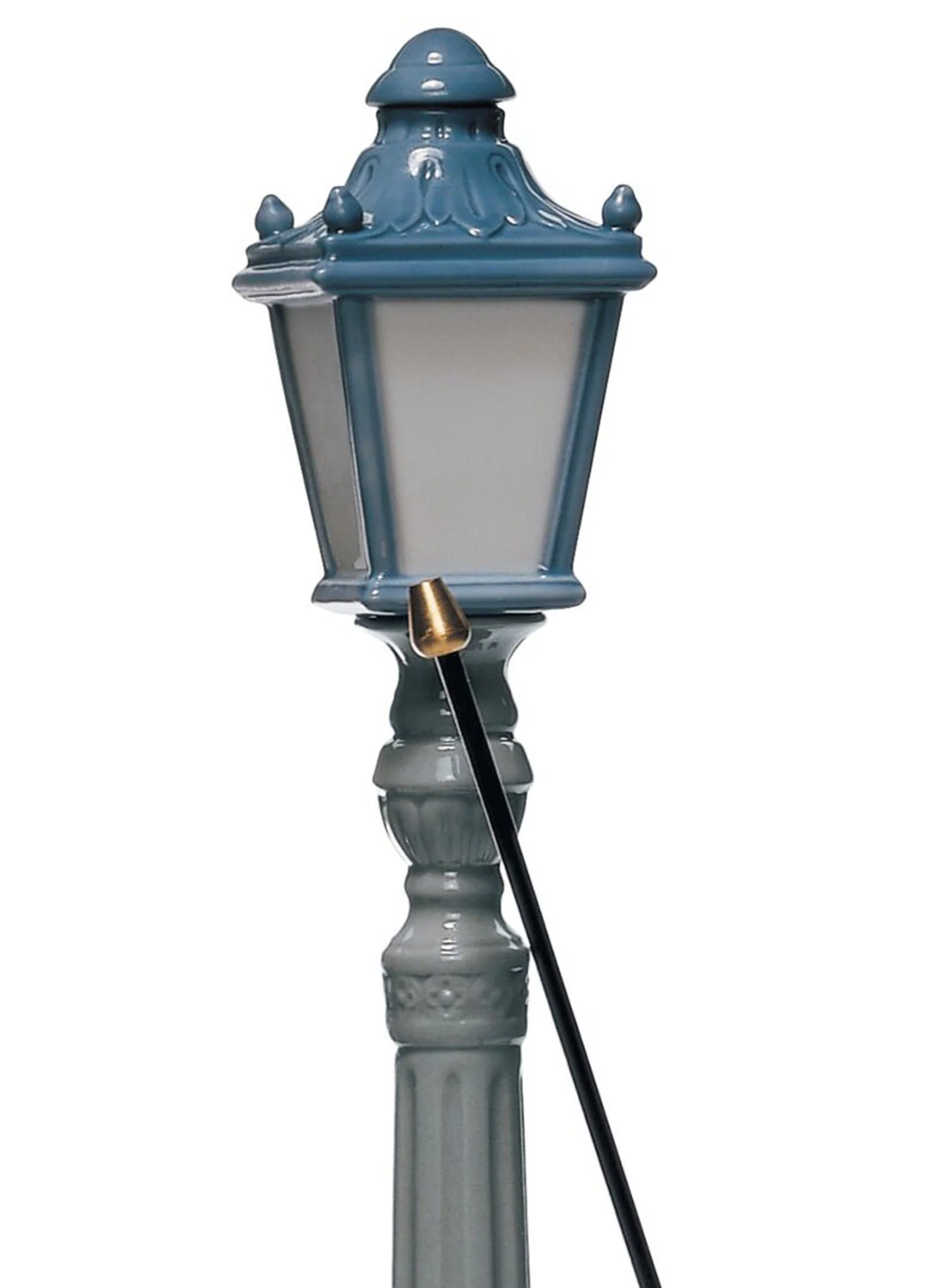 Lladro Lamplighter Figurine - Image 3