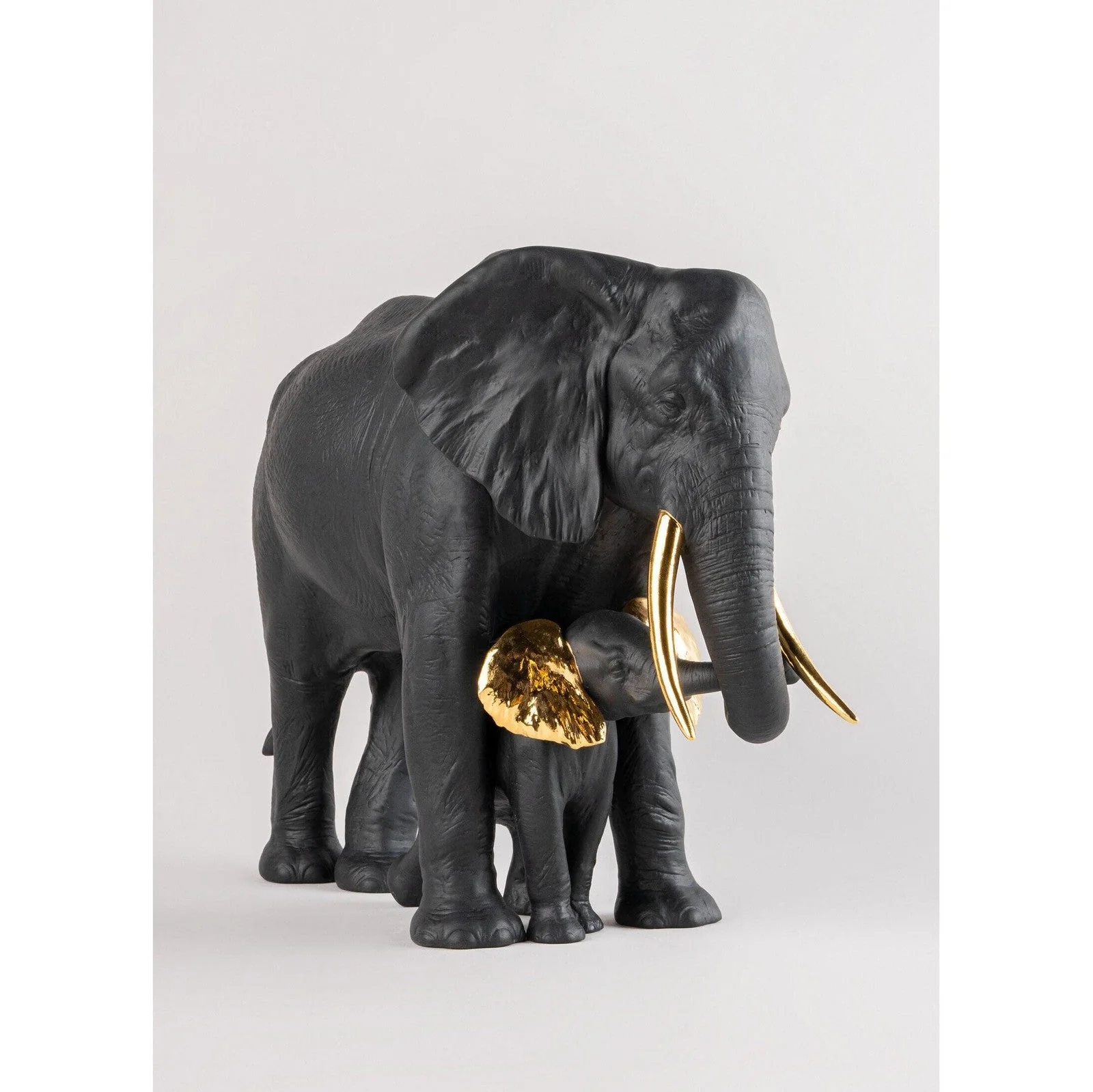 Lladro Leading The Way (Black-Gold) - Image 5