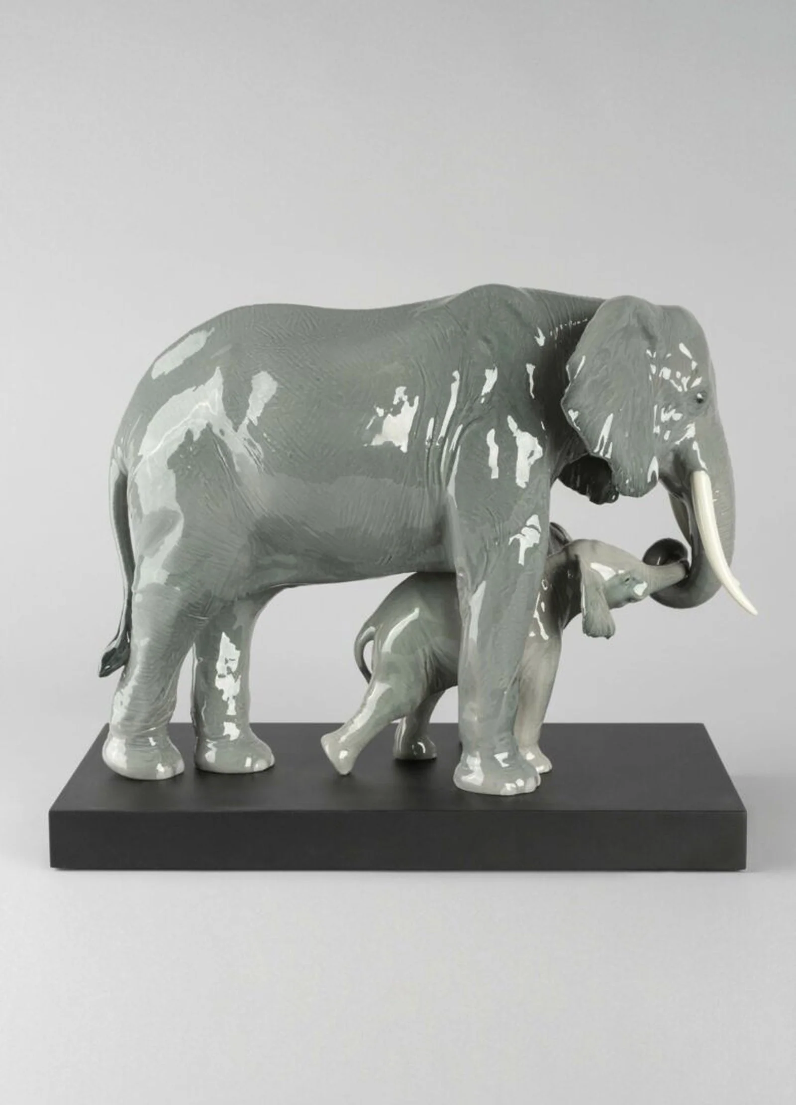 Lladro Leading The Way Elephants Sculpture - Image 2