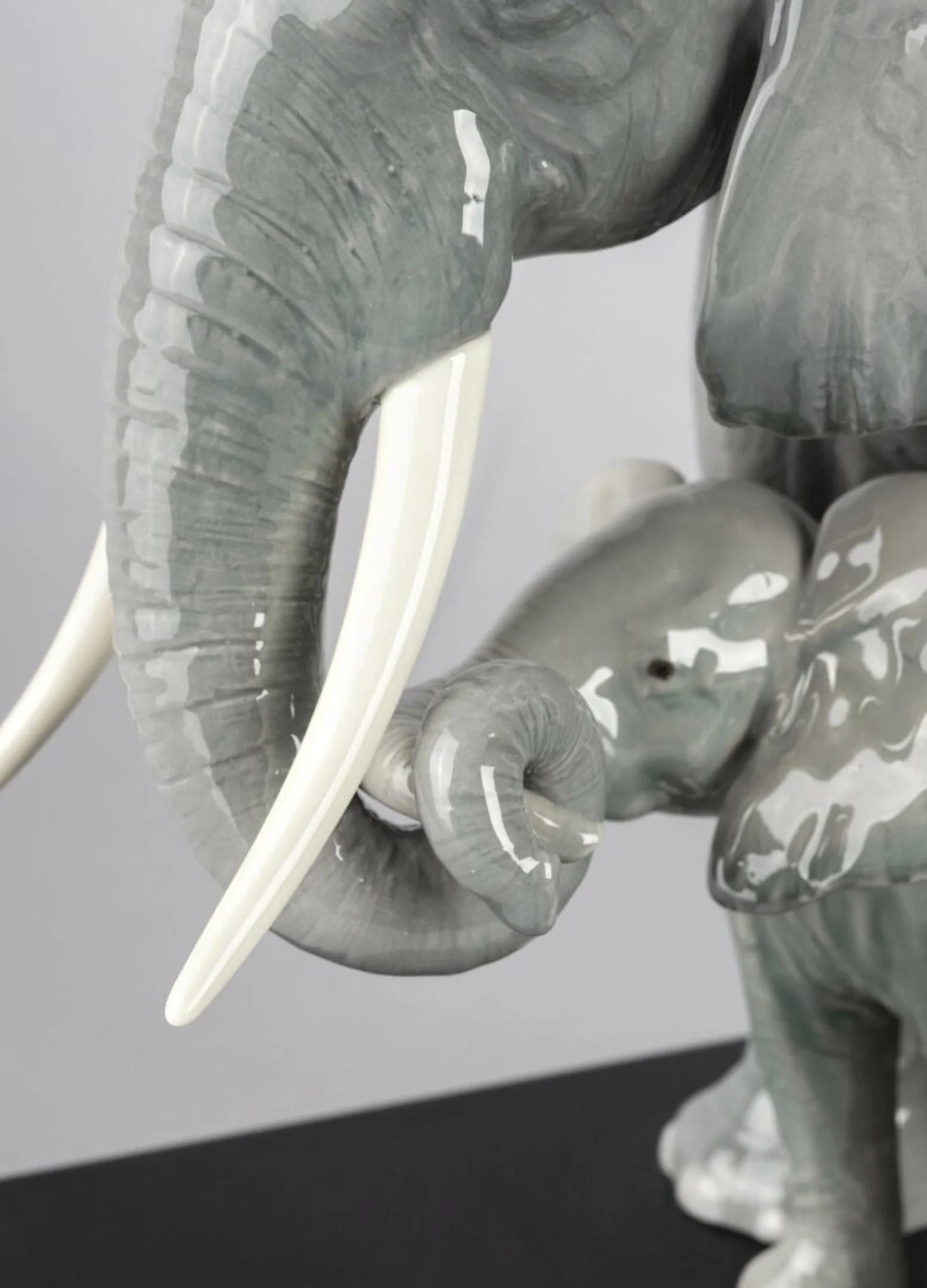 Lladro Leading The Way Elephants Sculpture - Image 4