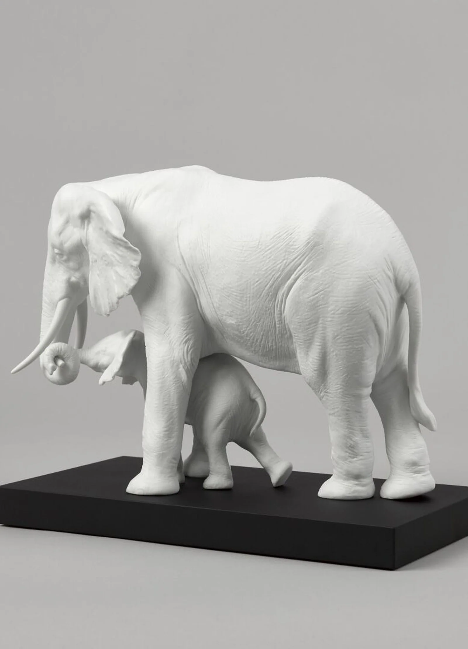 Lladro Leading The Way Elephants Sculpture - Image 7