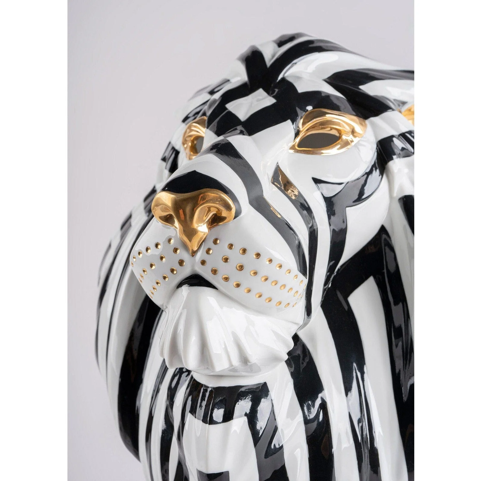 Lladro Lion Mask (Black-Gold) - Image 5