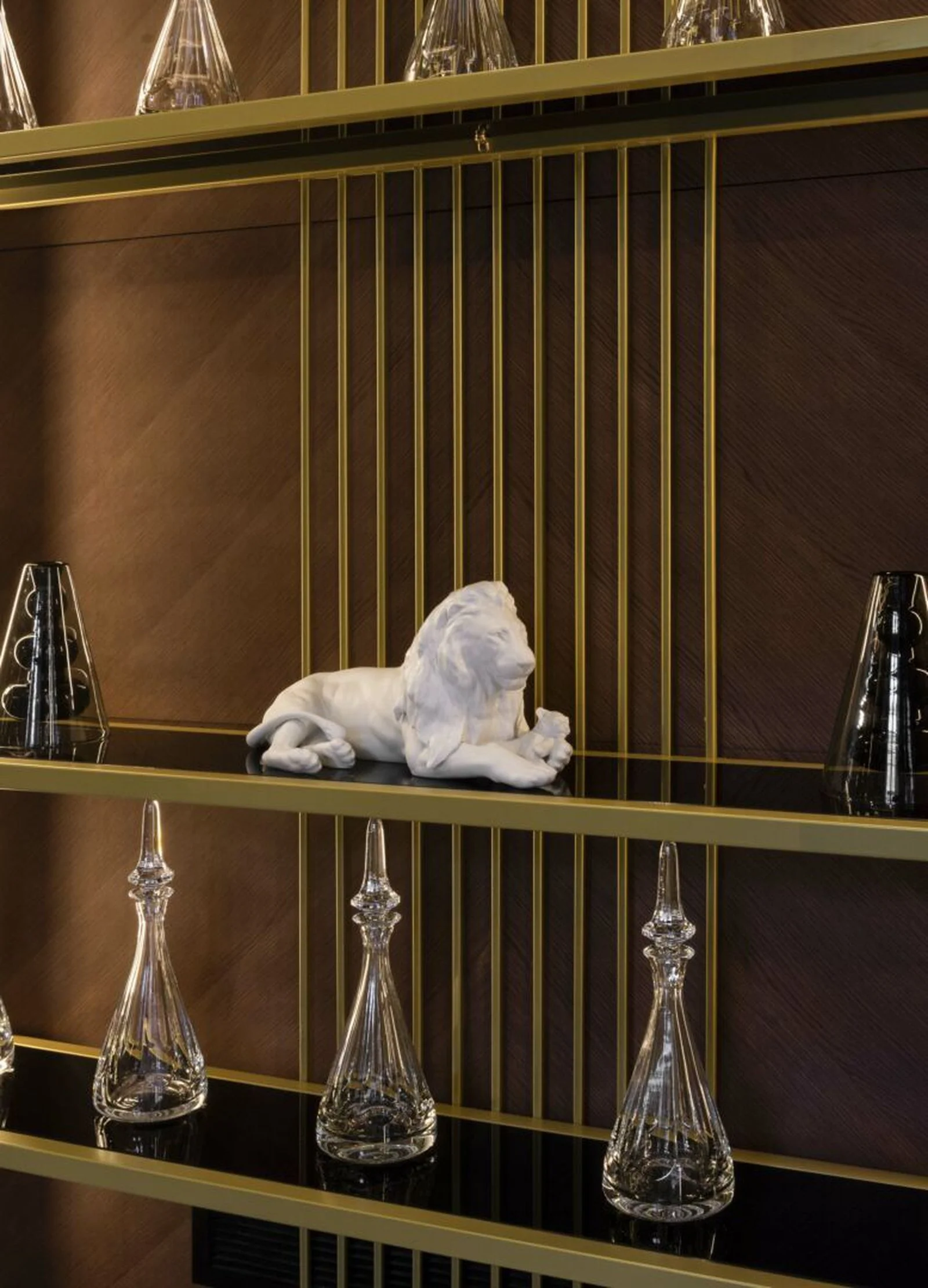 Lladro Lion With Cub Figurine - Image 2