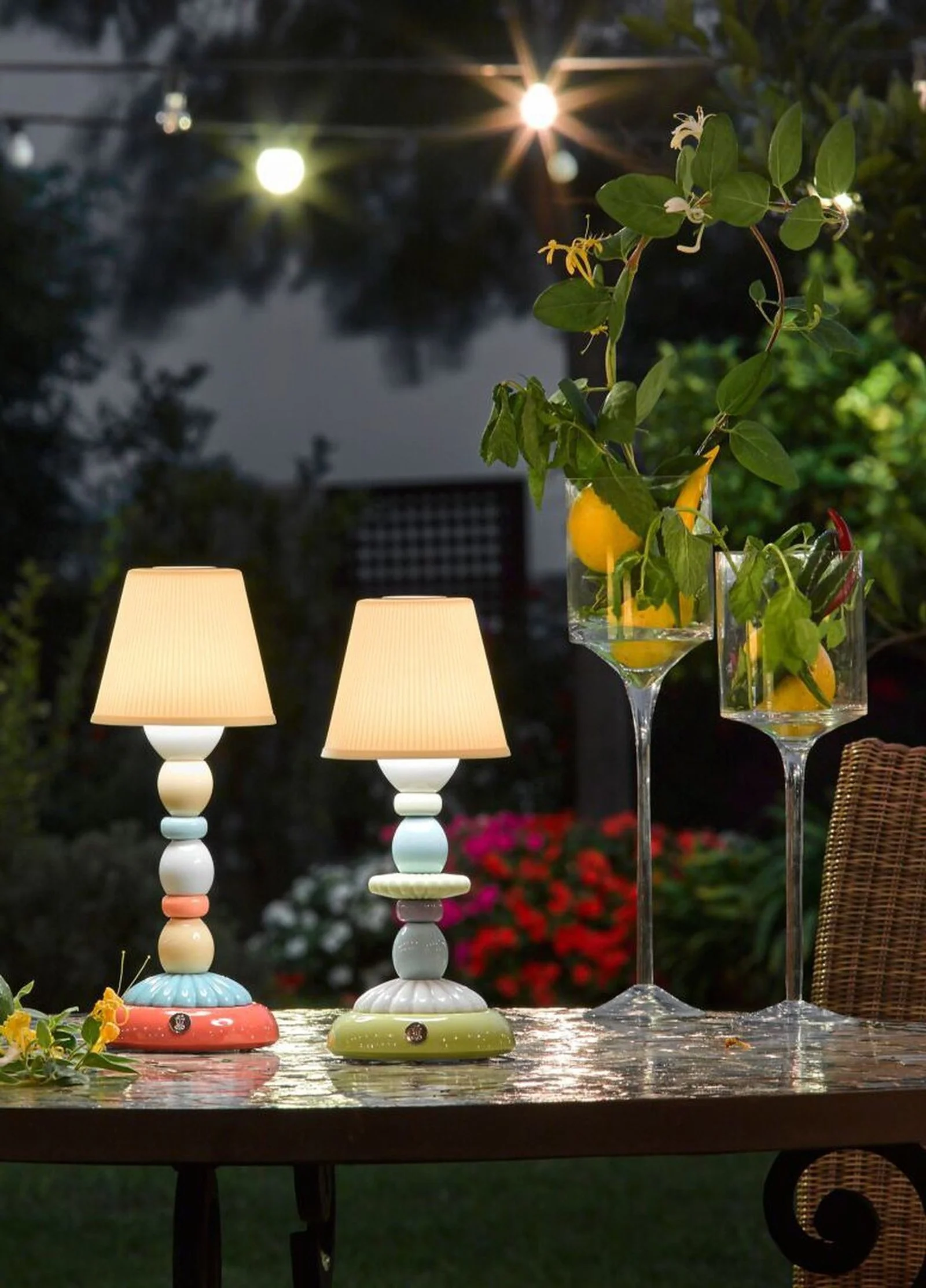 Lladro Lotus Firefly Table Lamp - Image 2