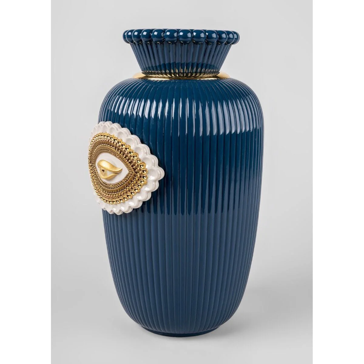 Lladro Lovers Eyes Vase - Image 3
