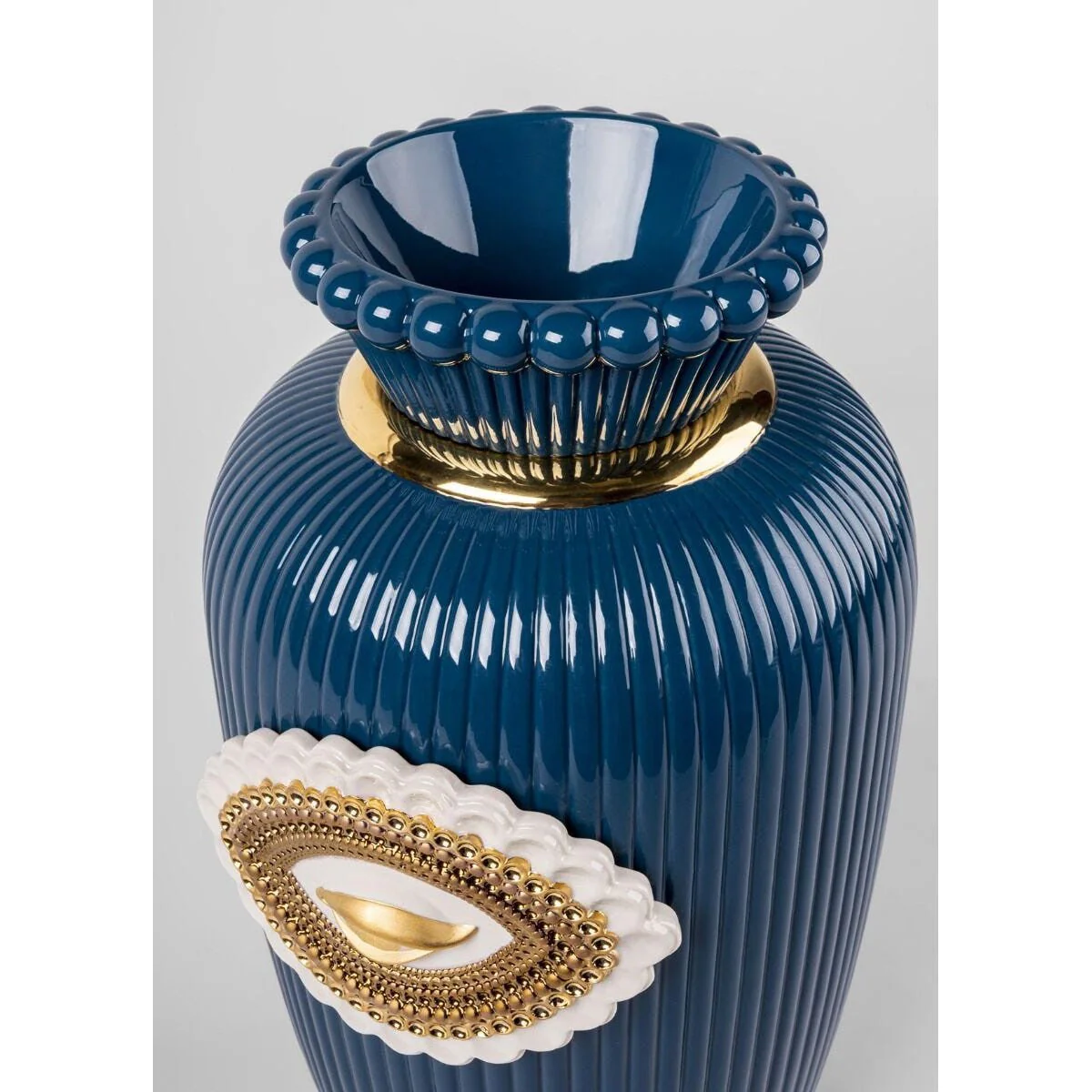 Lladro Lovers Eyes Vase - Image 5