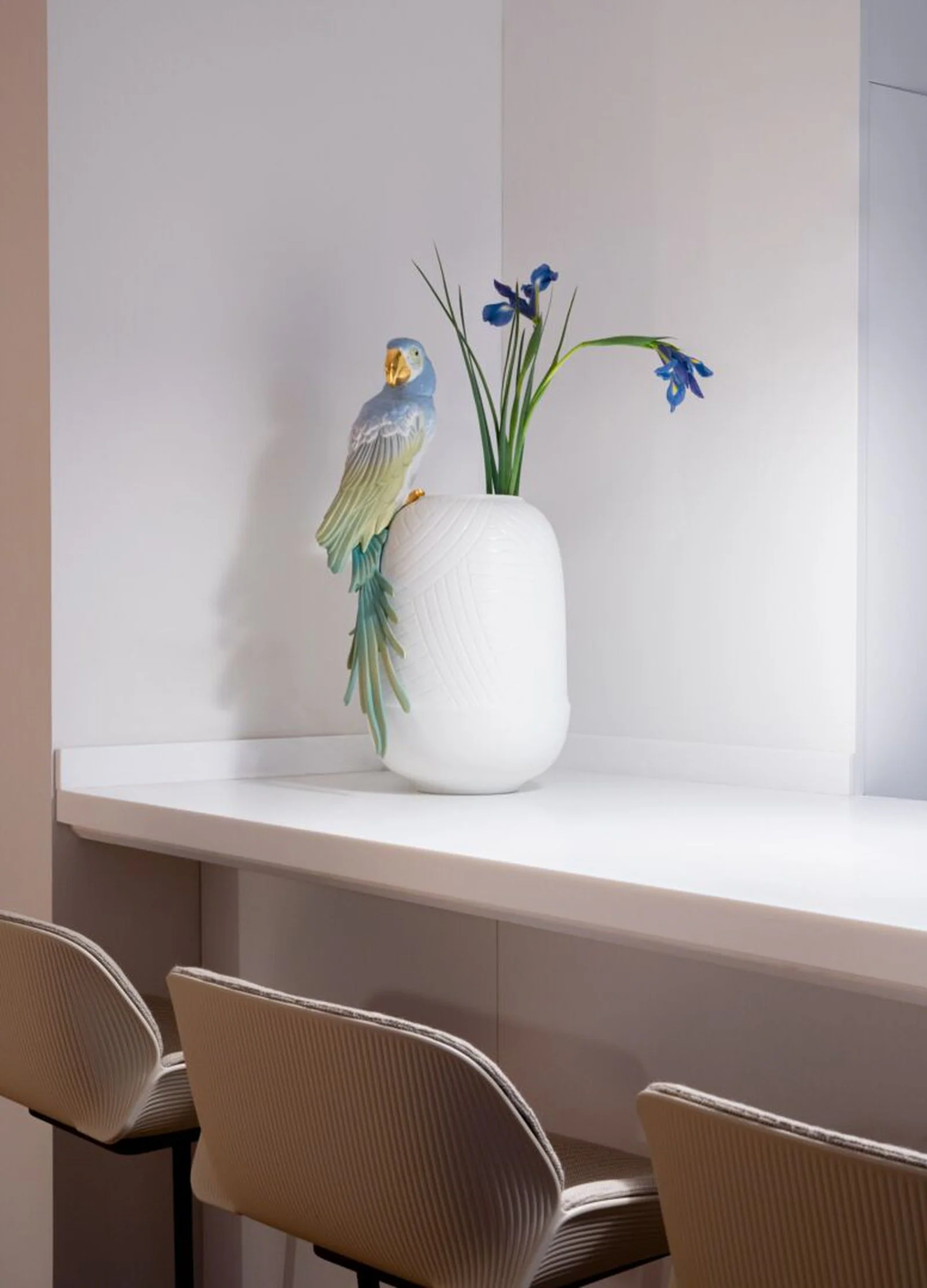 Lladro Macaw Bird Vase - Image 2