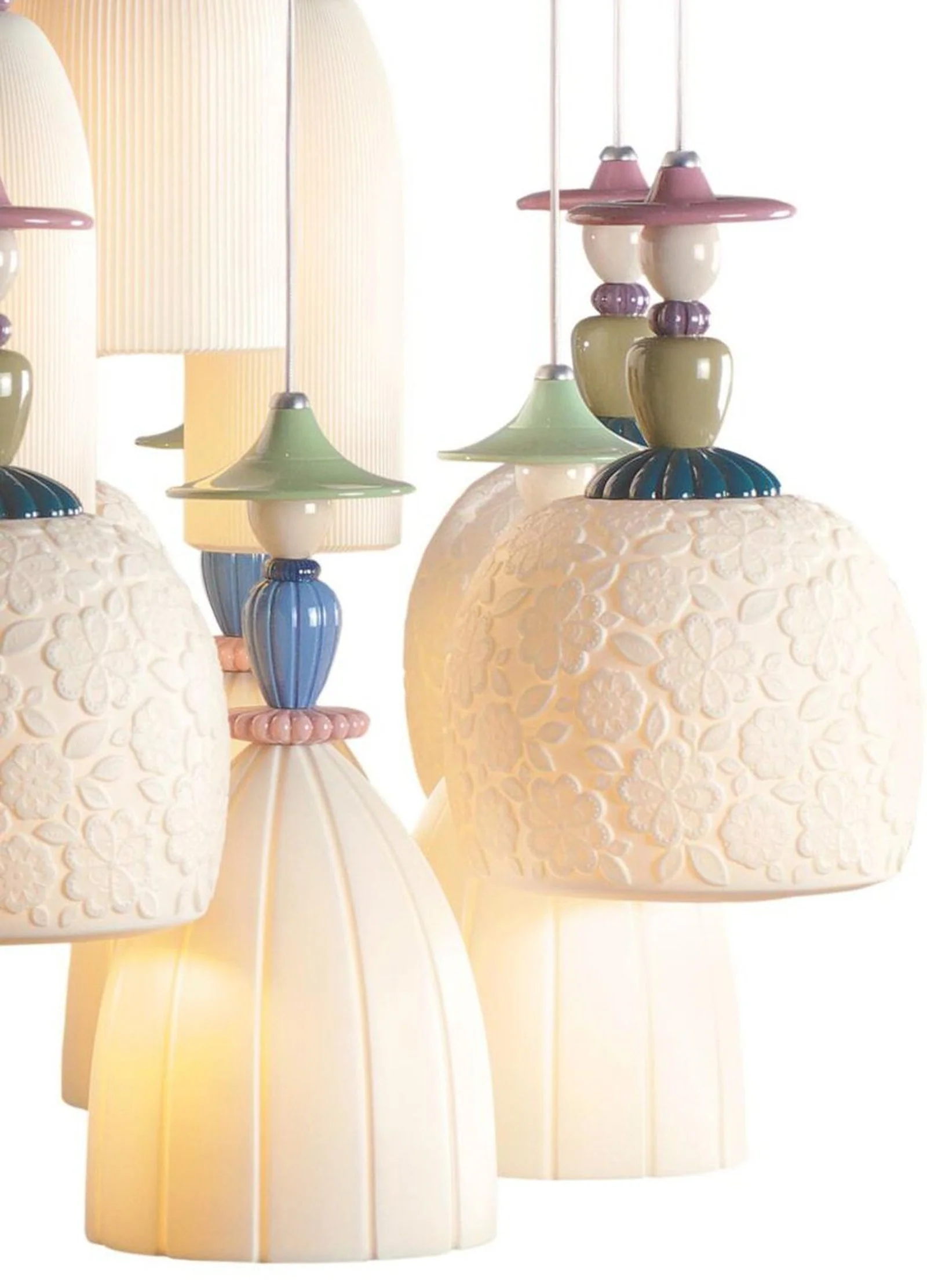 Lladro Mademoiselle 18 Lights Dancing On The Sand Chandelier (US) - Image 3