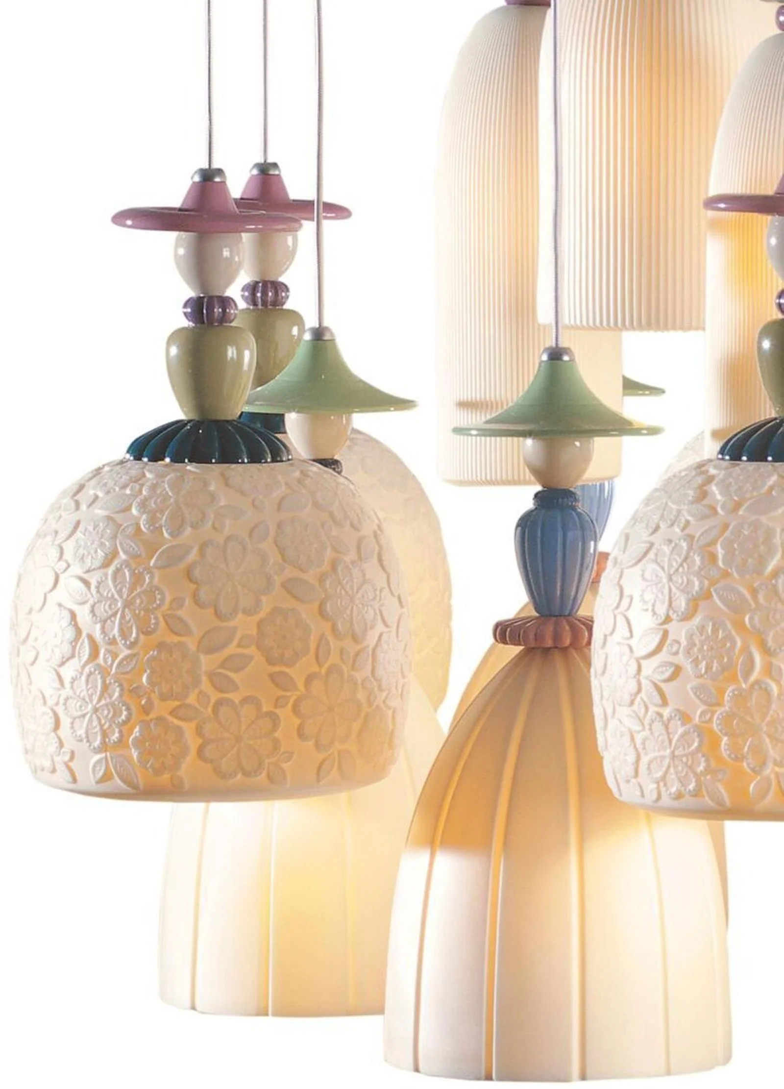 Lladro Mademoiselle 18 Lights Dancing On The Sand Chandelier (US) - Image 3