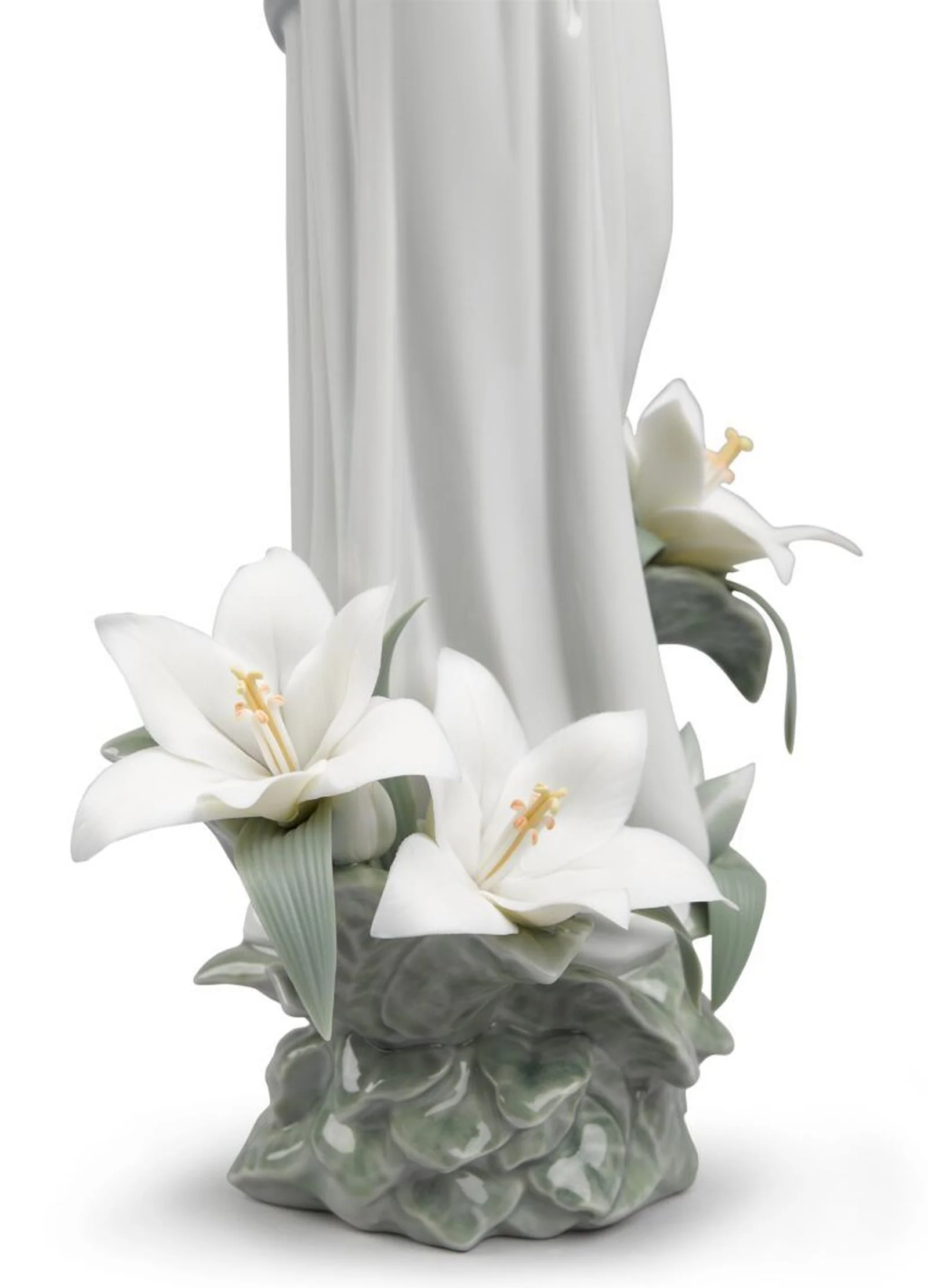 Lladro Madonna of The Flowers Figurine - Image 2