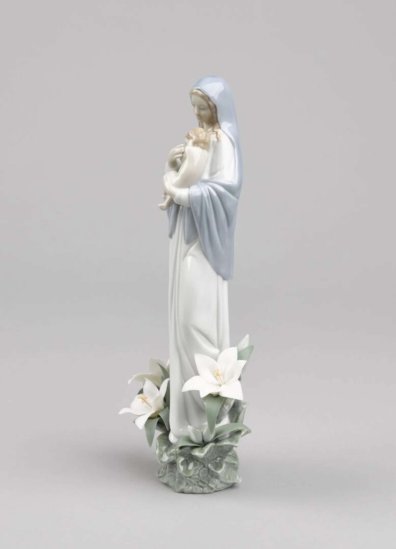Lladro Madonna of The Flowers Figurine - Image 6