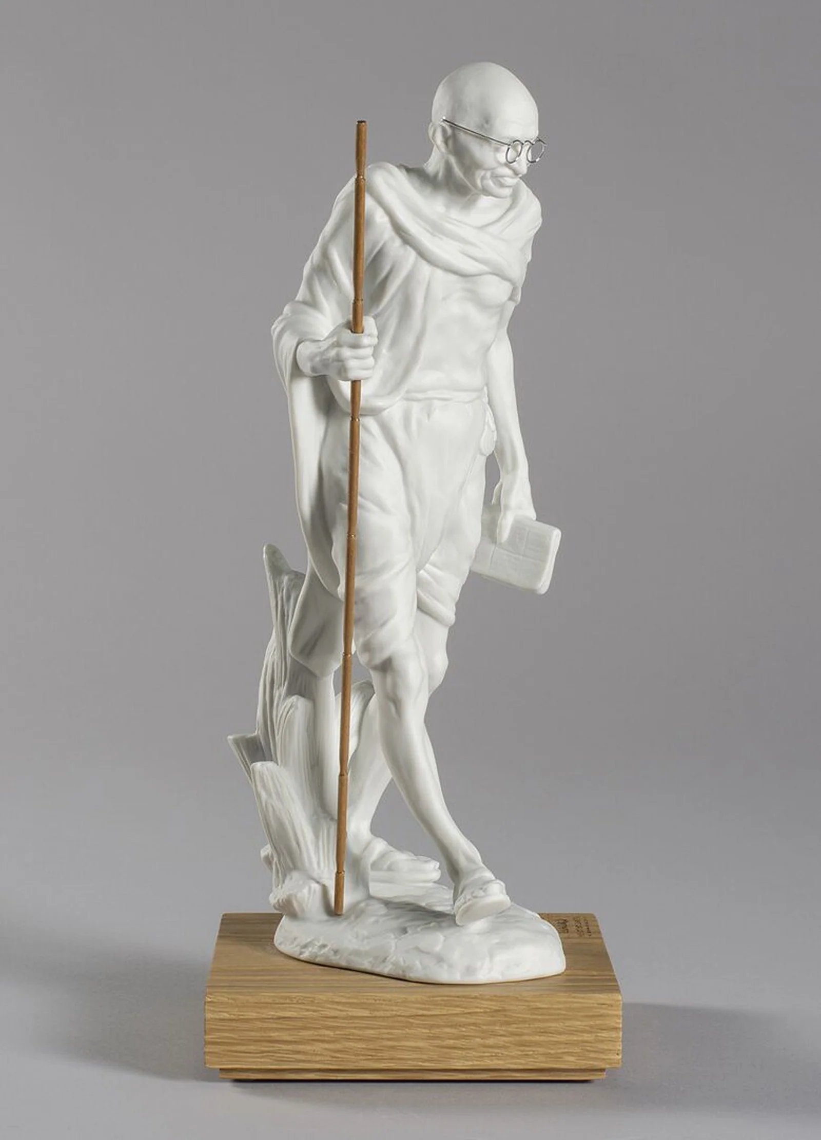 Lladro Mahatma Gandhi Figurine - Image 11