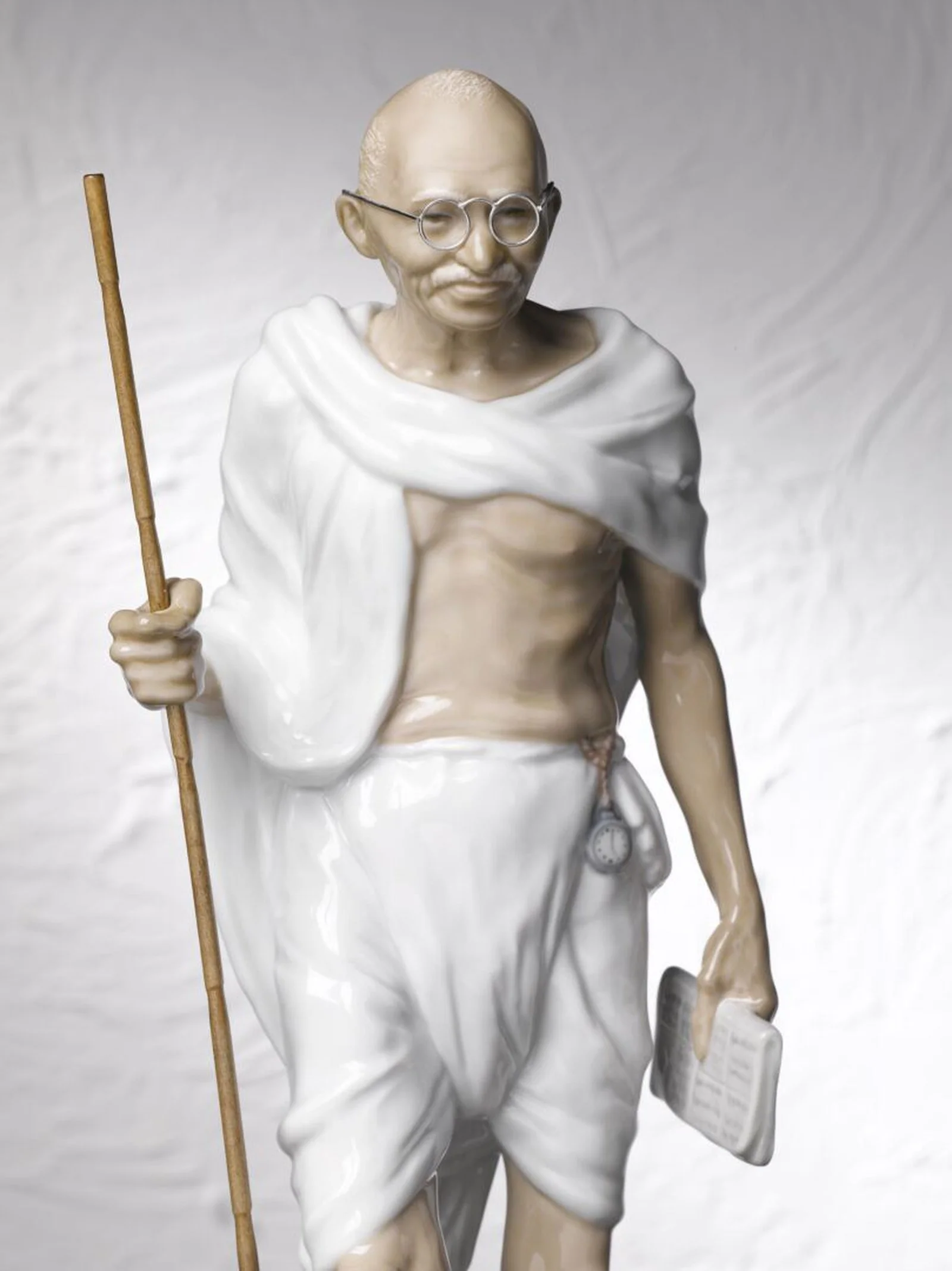 Lladro Mahatma Gandhi Figurine - Image 2