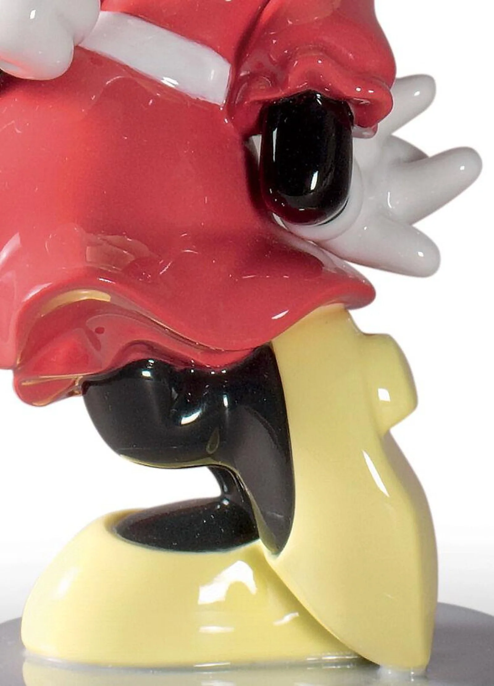 Lladro Minnie Mouse Figurine - Image 3