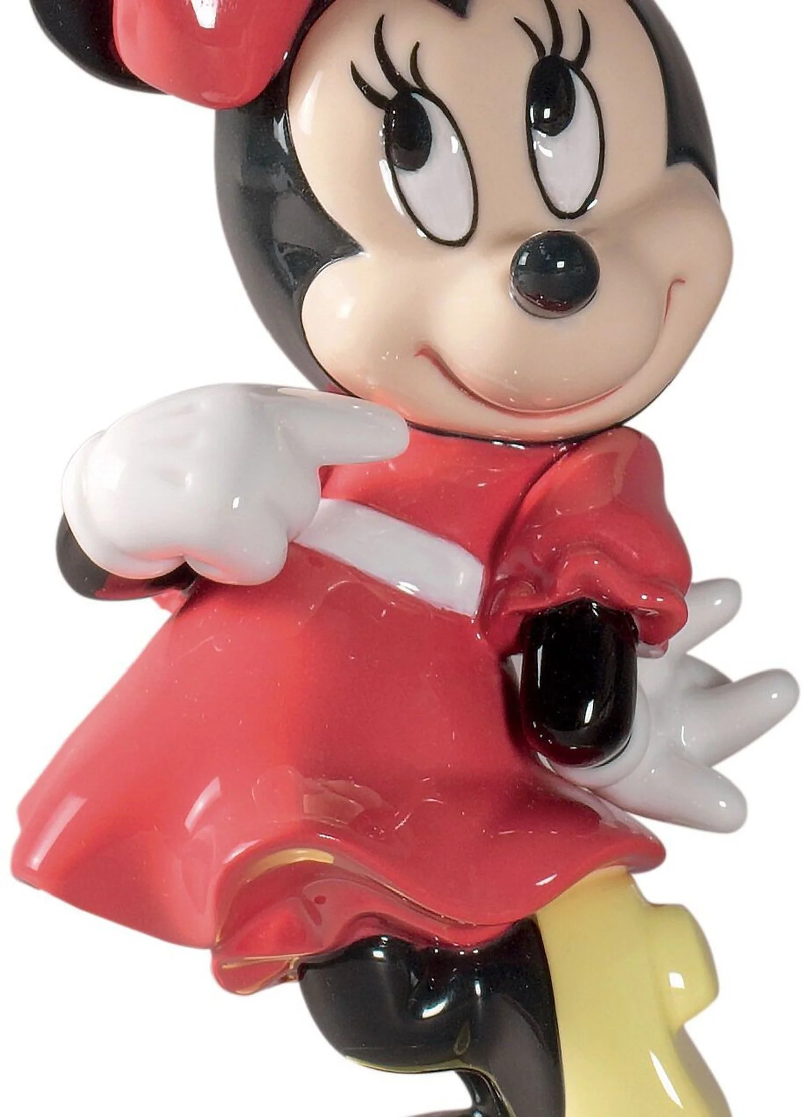Lladro Minnie Mouse Figurine - Image 4
