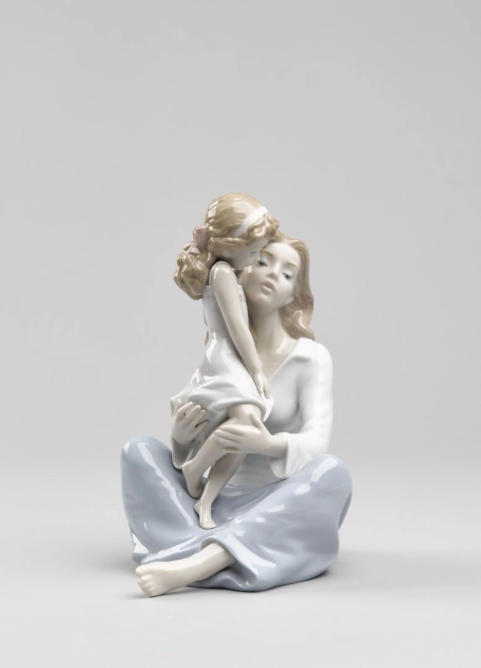 Lladro Mommy's Little Girl Mother Figurine - Image 4