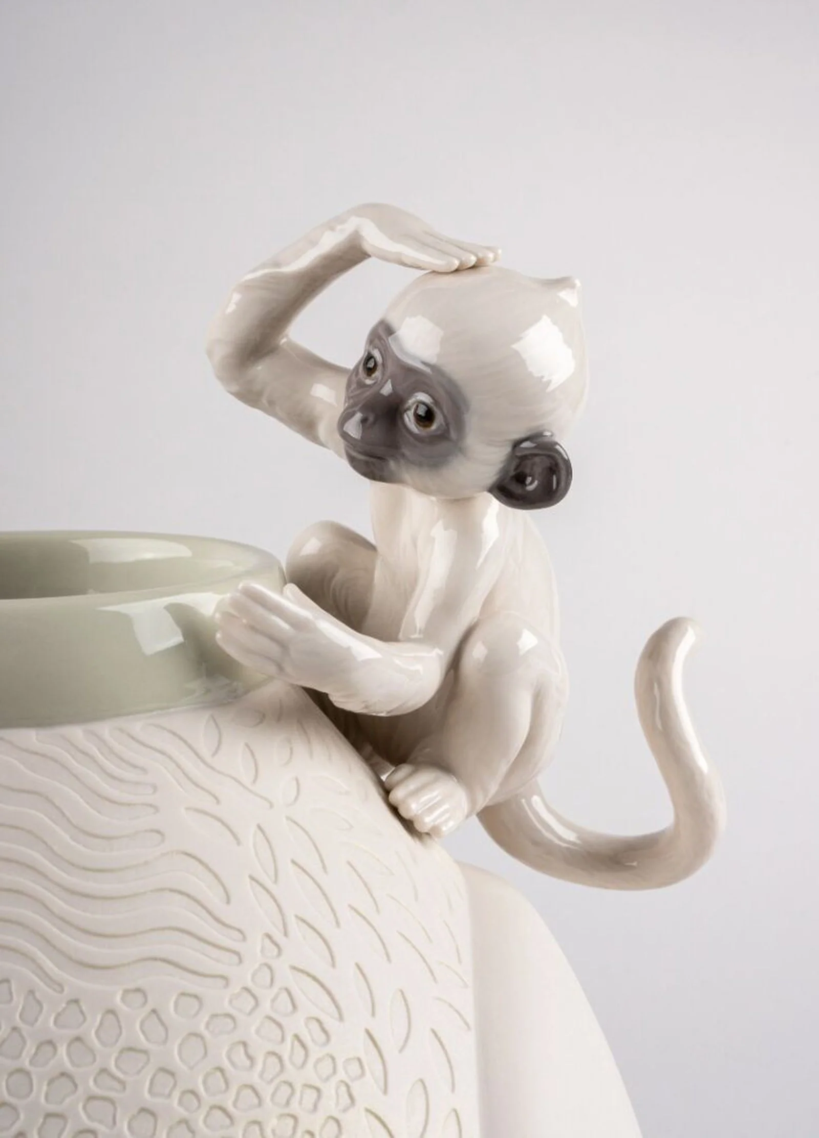 Lladro Monkey vase - Image 5