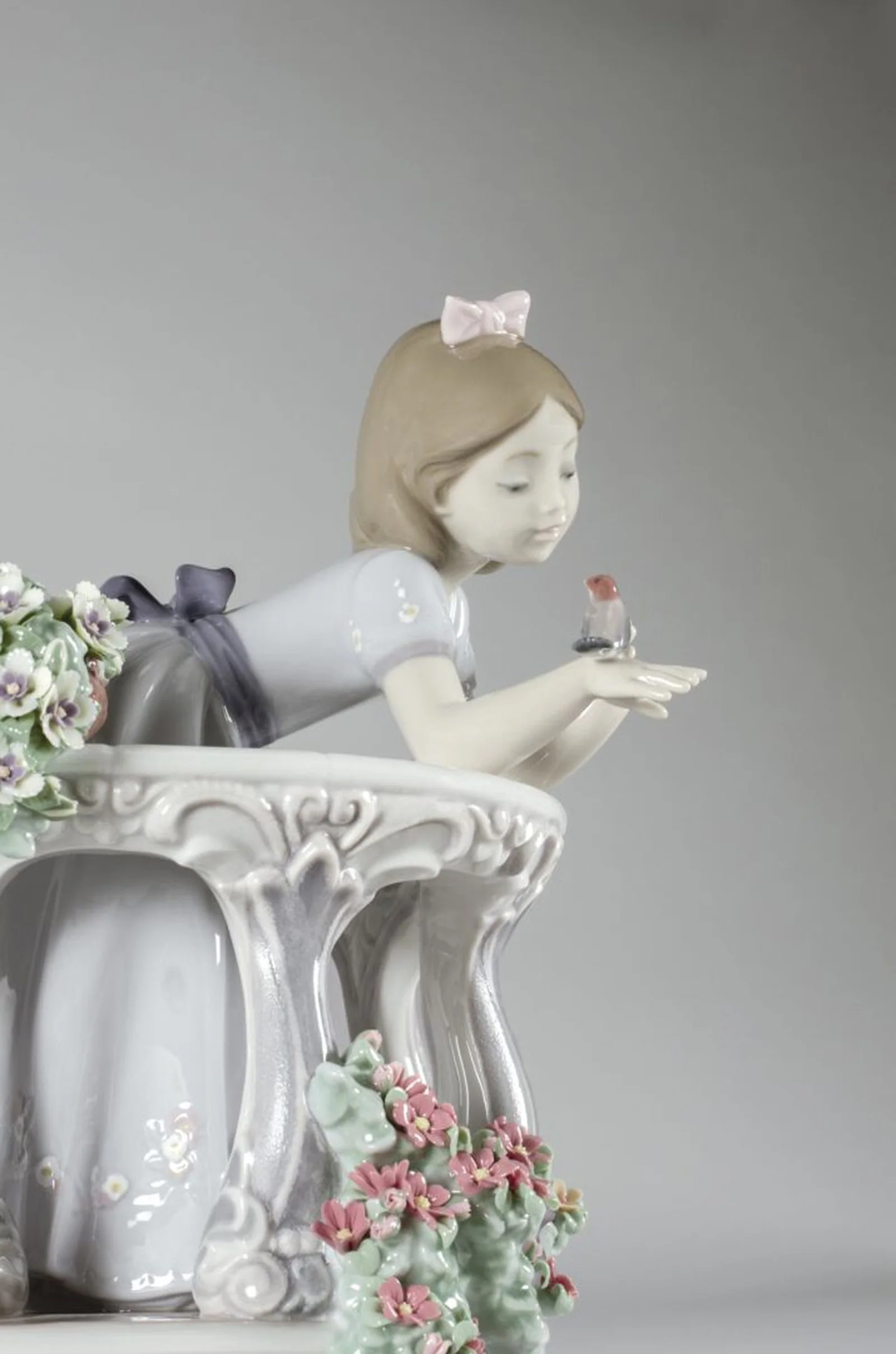 Lladro Morning Song Girl Figurine - Image 4