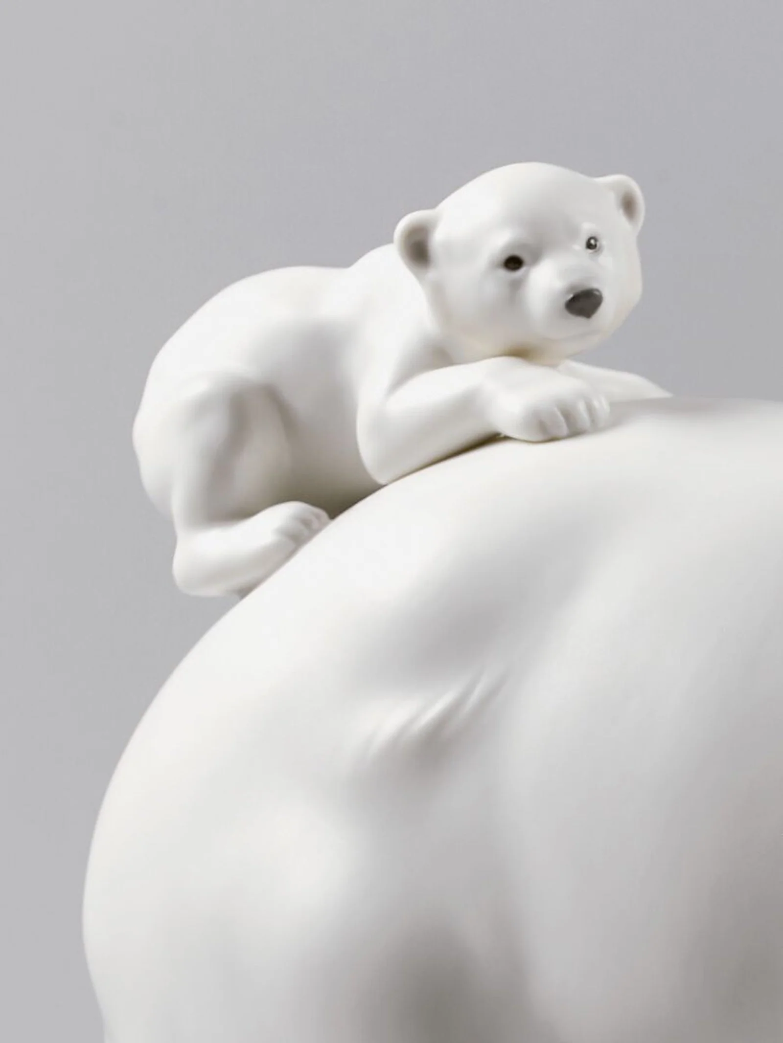 Lladro Mummy Bear and Babies Figurine - Image 4