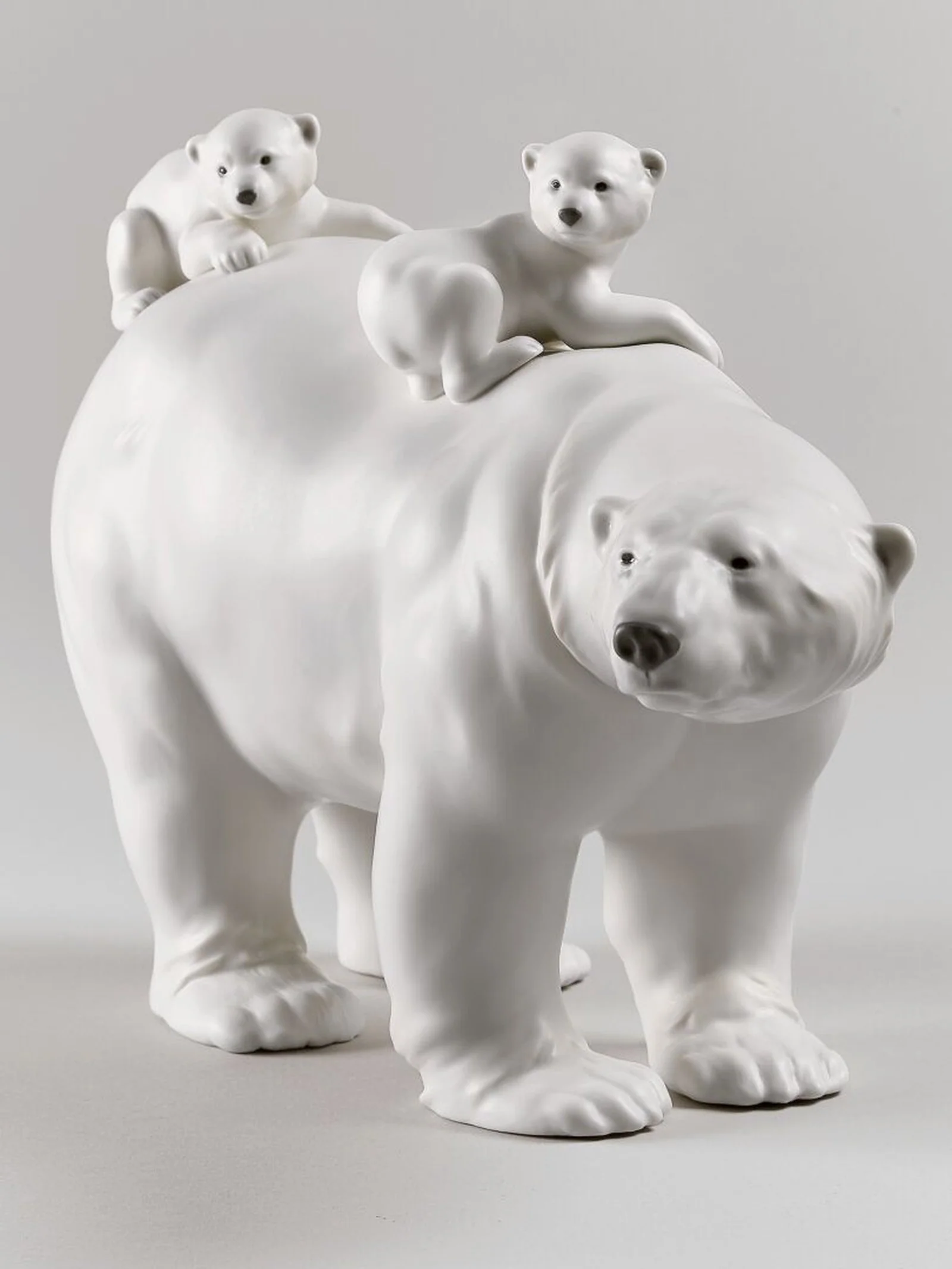 Lladro Mummy Bear and Babies Figurine - Image 5