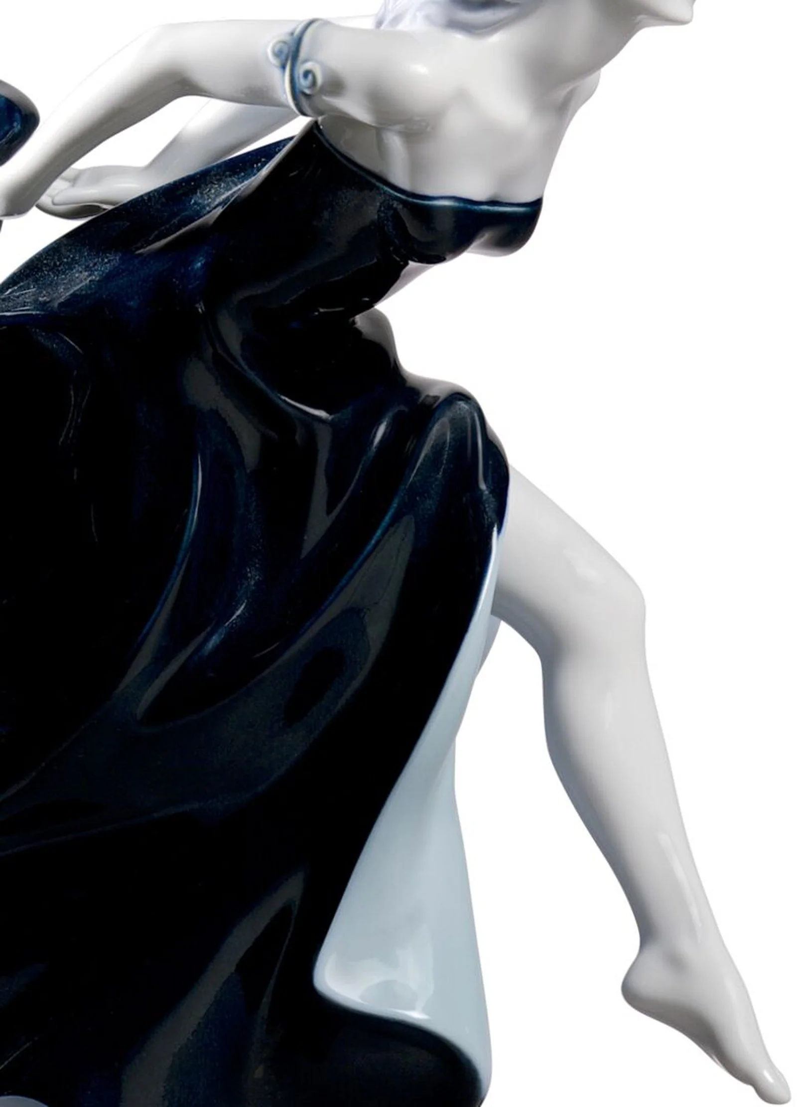 Lladro Night Approaches Women Figurine Limited Edition - Image 5