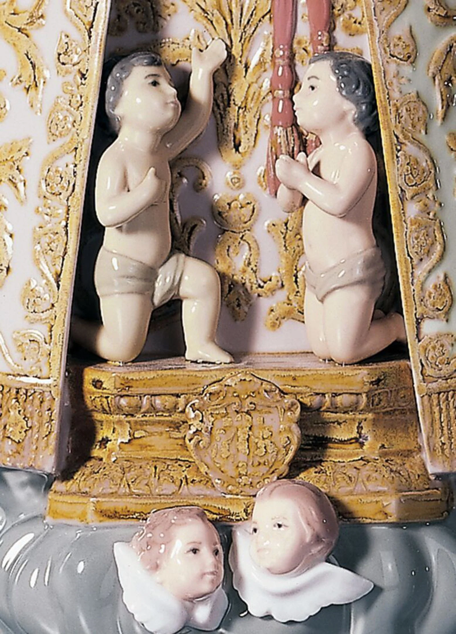 Lladro Our Lady of The Forsaken Figurine Numbered Edition - Image 4