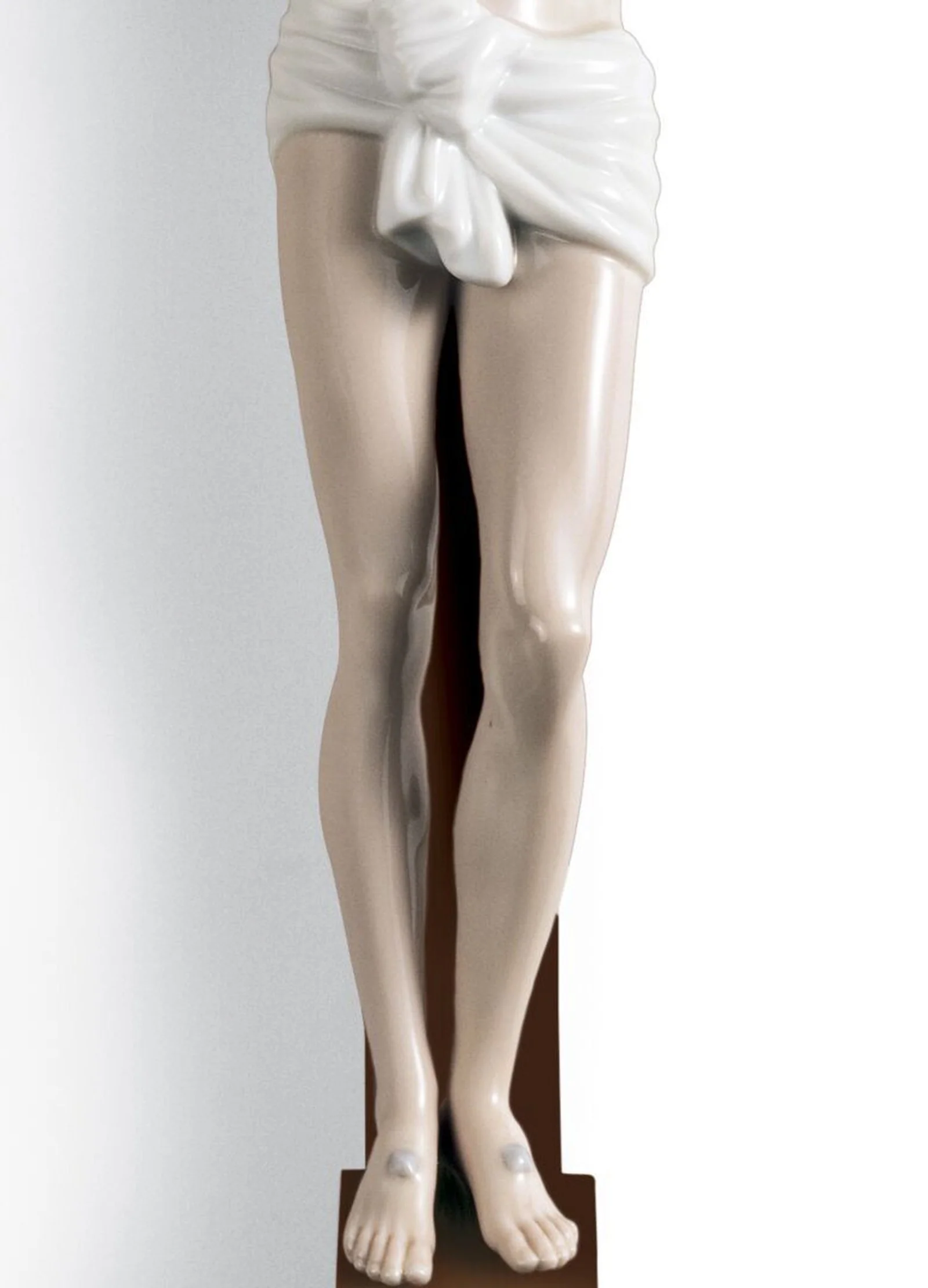 Lladro Our Saviour Crucifix Figurine Wall Art - Image 4