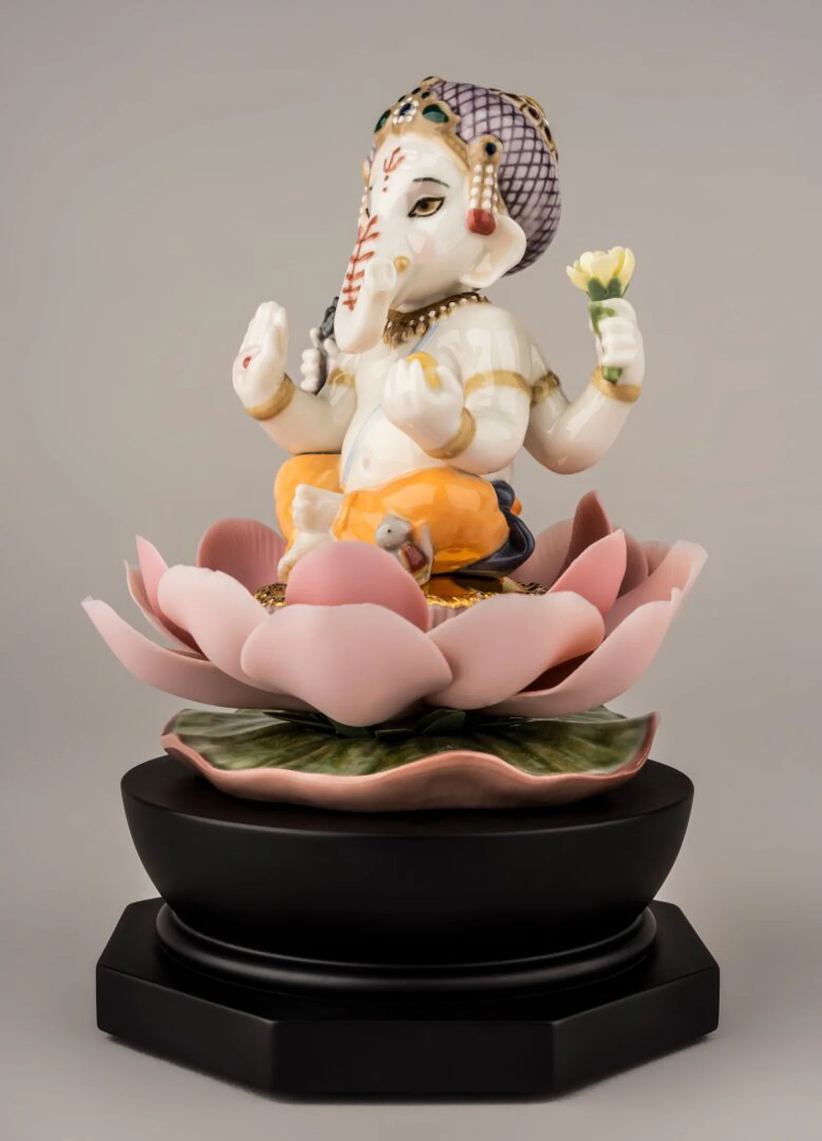 Lladro Padmasana Ganesha Figurine - Image 5