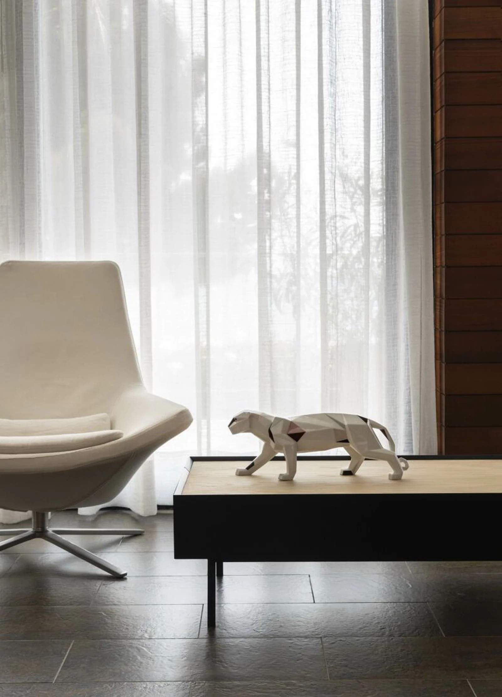 Lladro Panther Figurine - Image 2