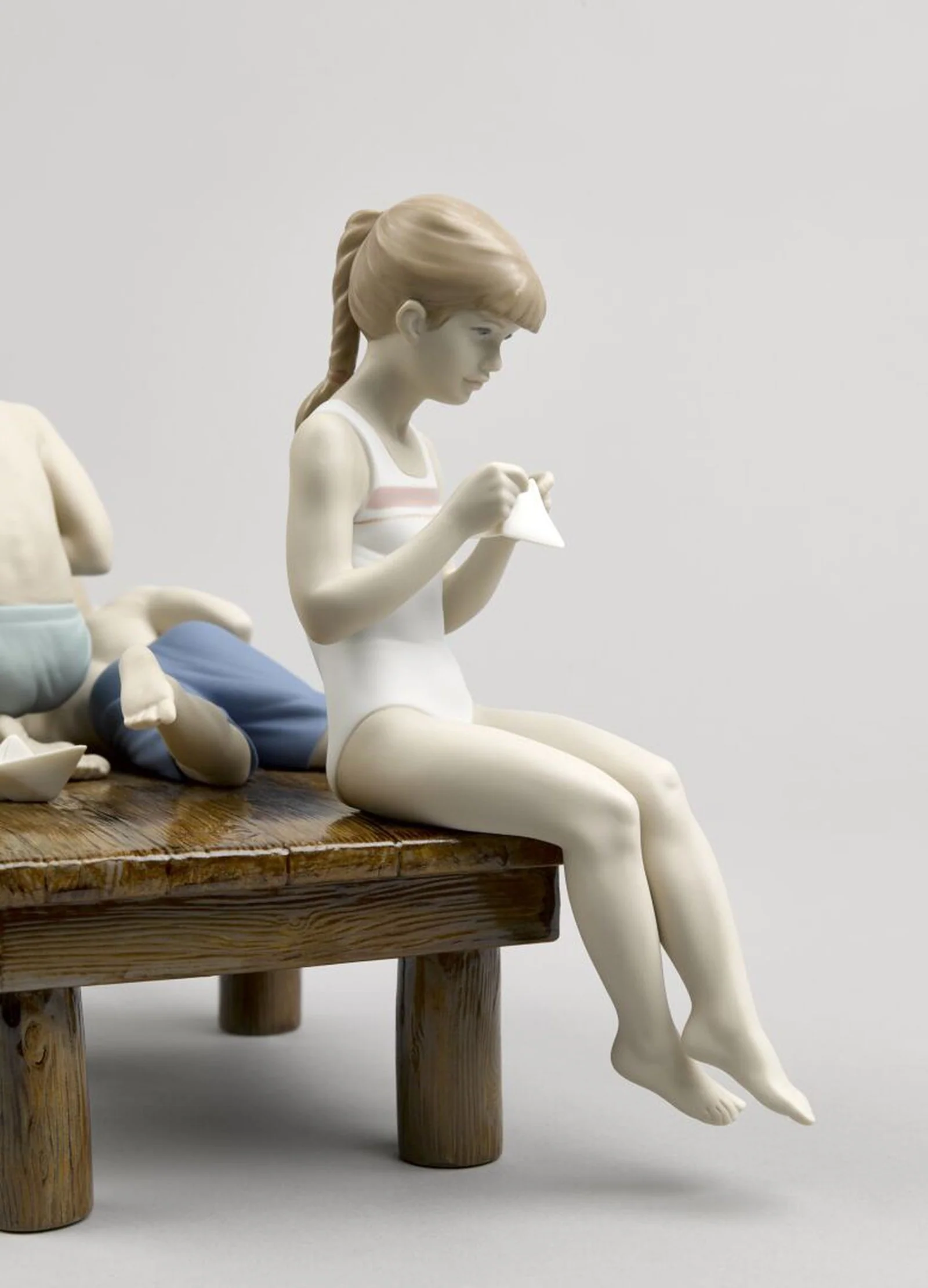 Lladro Paper Boats Children Figurine - Image 4