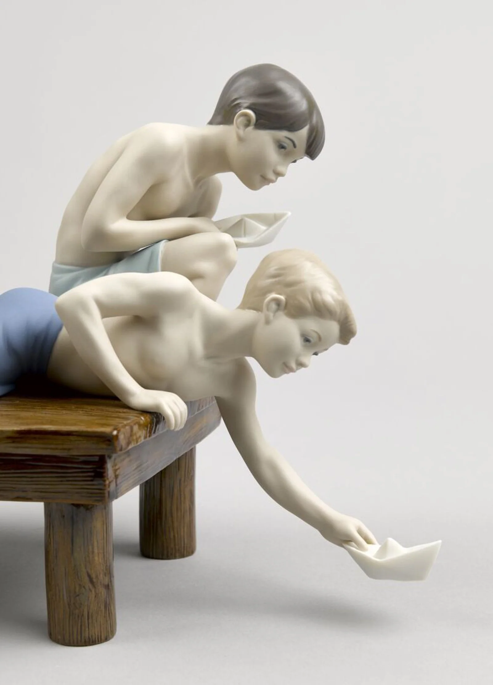 Lladro Paper Boats Children Figurine - Image 5