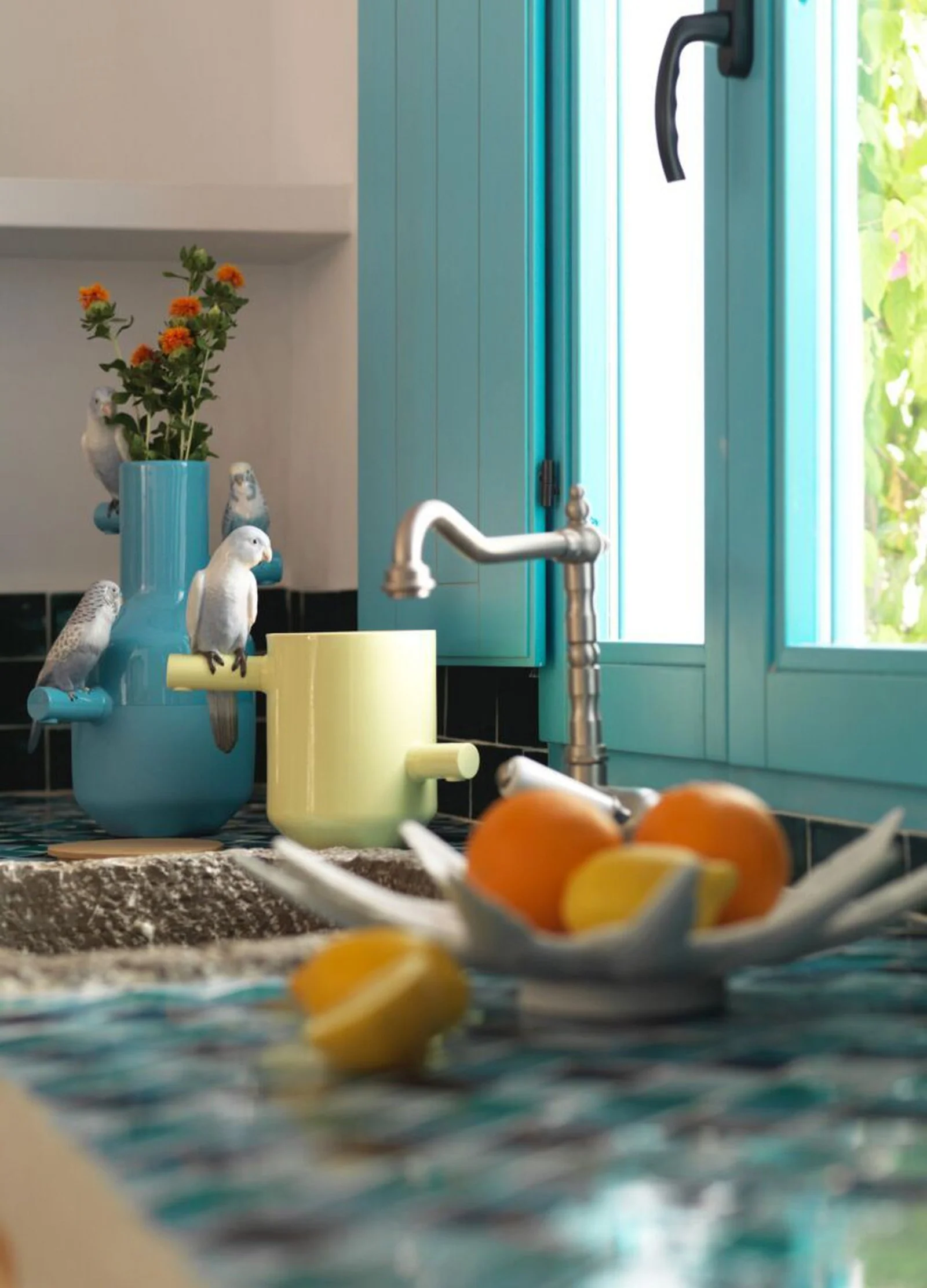 Lladro Parrot Parade Vase - Image 12