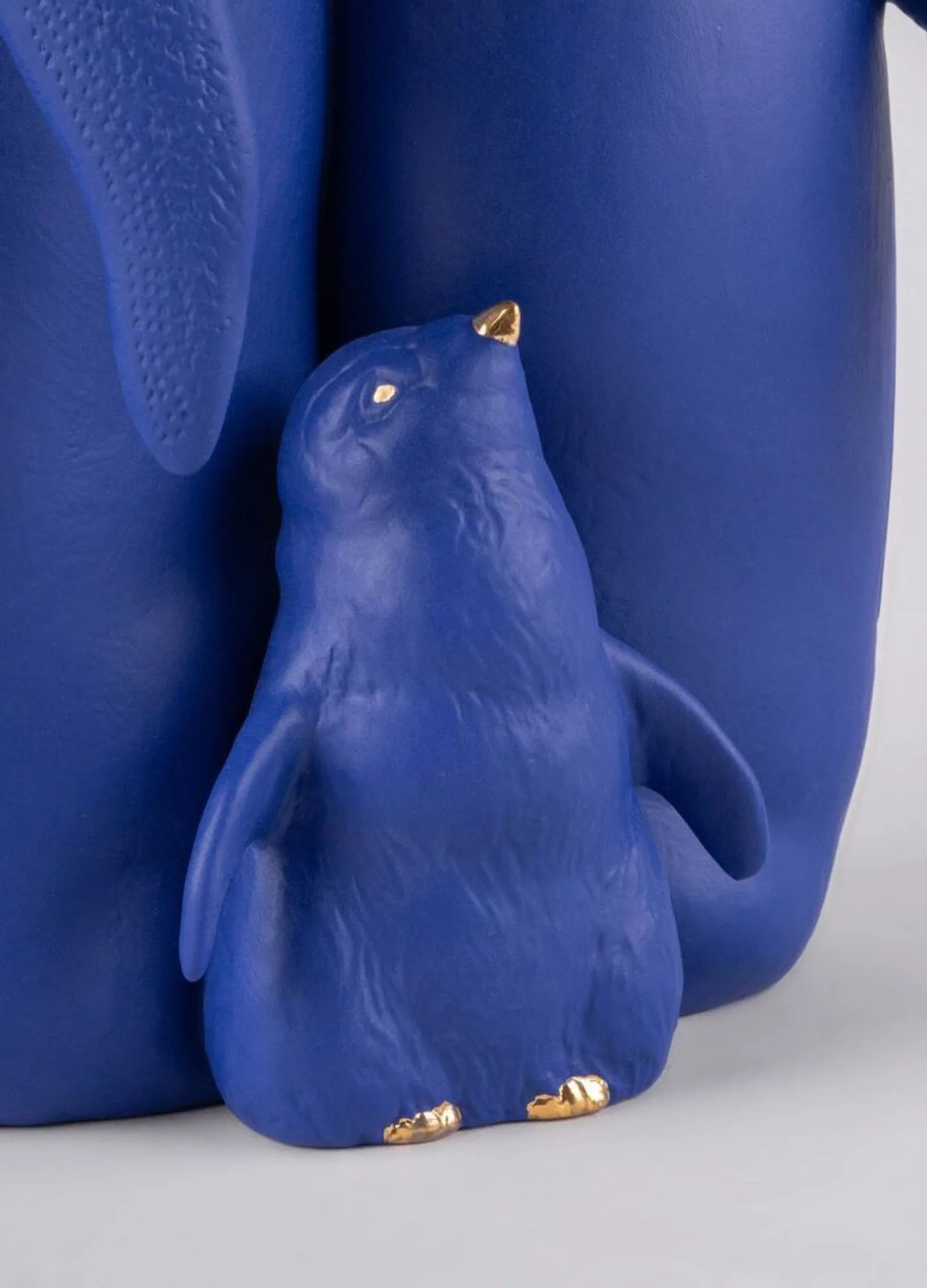 Lladro Penguin Family Figurine - Image 12