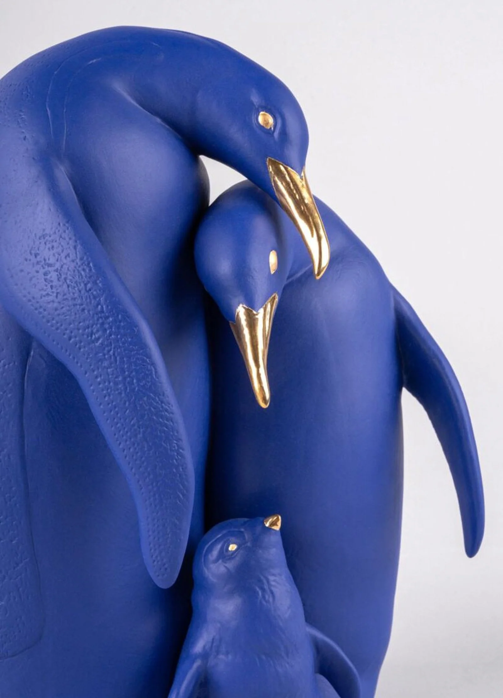Lladro Penguin Family Figurine - Image 6