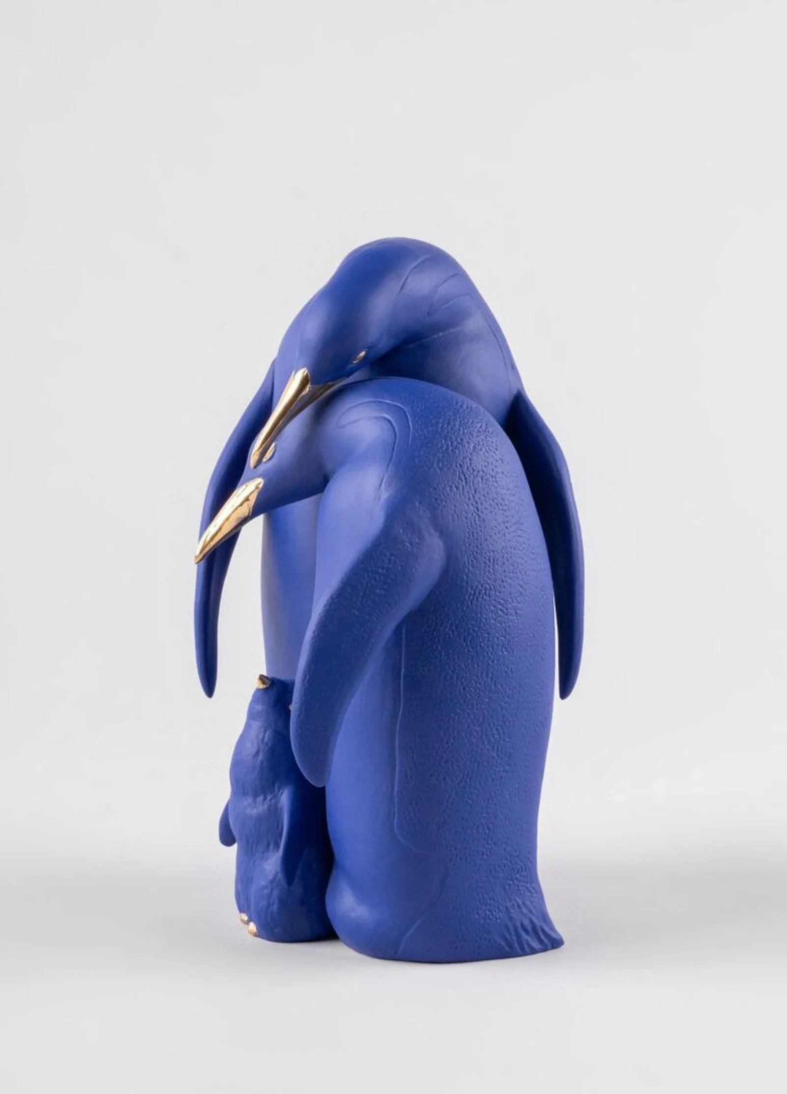 Lladro Penguin Family Figurine - Image 7