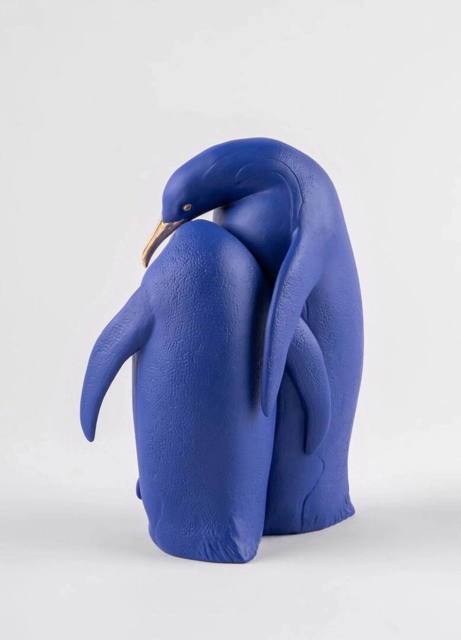 Lladro Penguin Family Figurine - Image 8