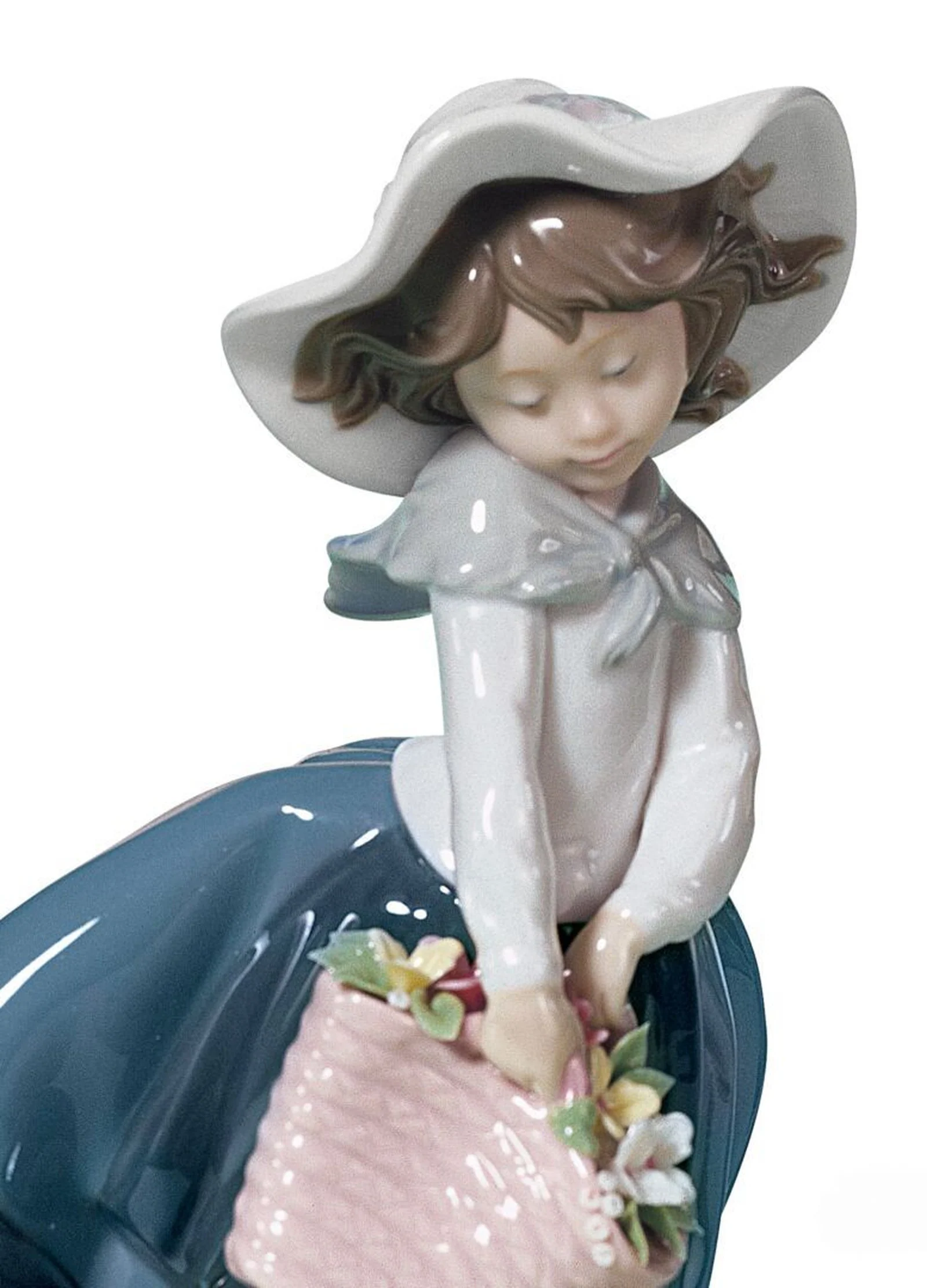 Lladro Pretty Pickings Girl Figurine - Image 2