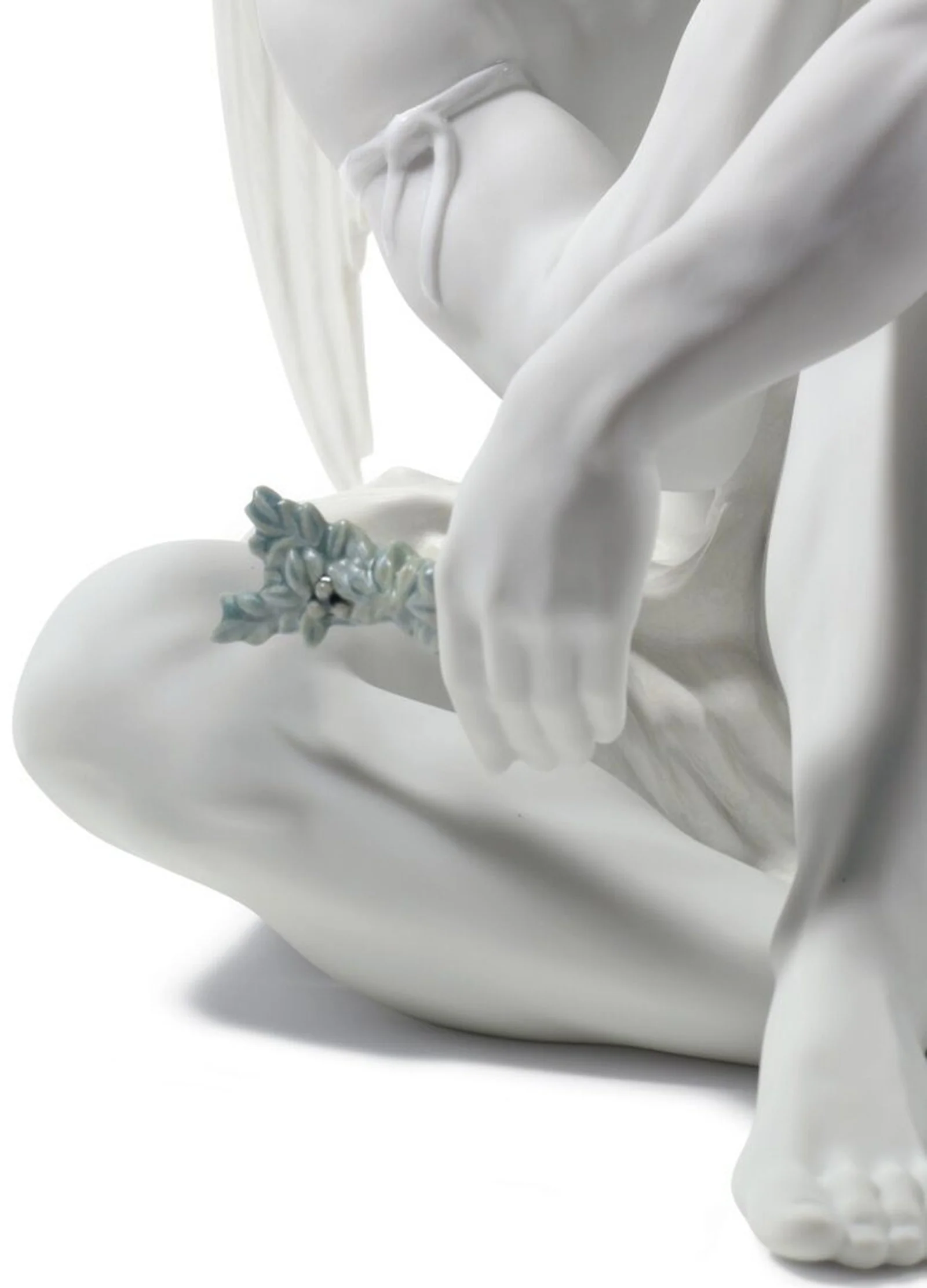 Lladro Protective Angel Figurine - Image 2