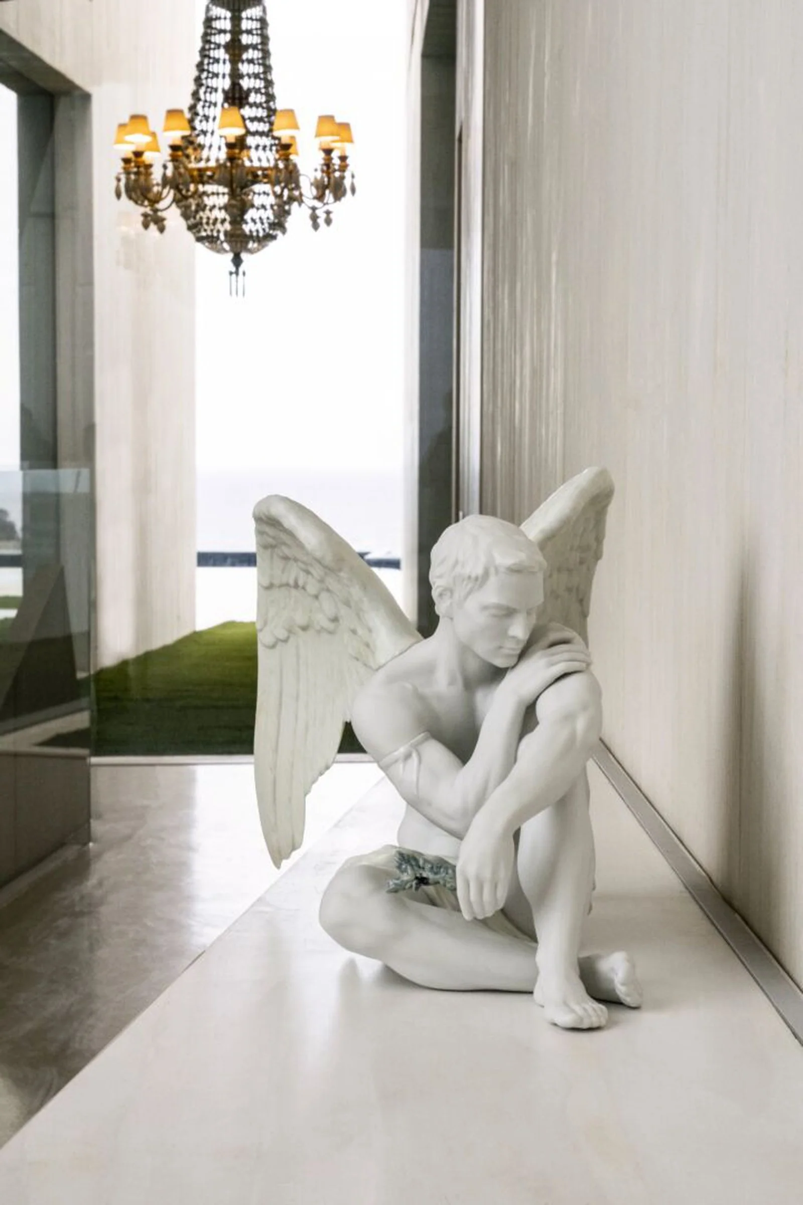Lladro Protective Angel Figurine - Image 3