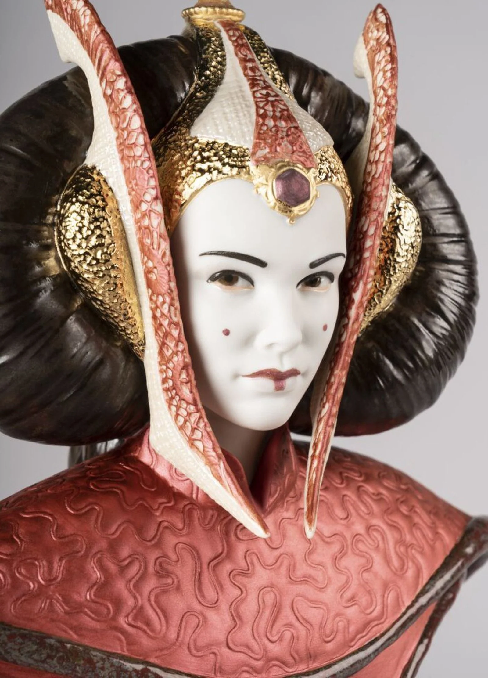 Lladro Queen Amidala in the Throne Room Limited Edition - Image 3