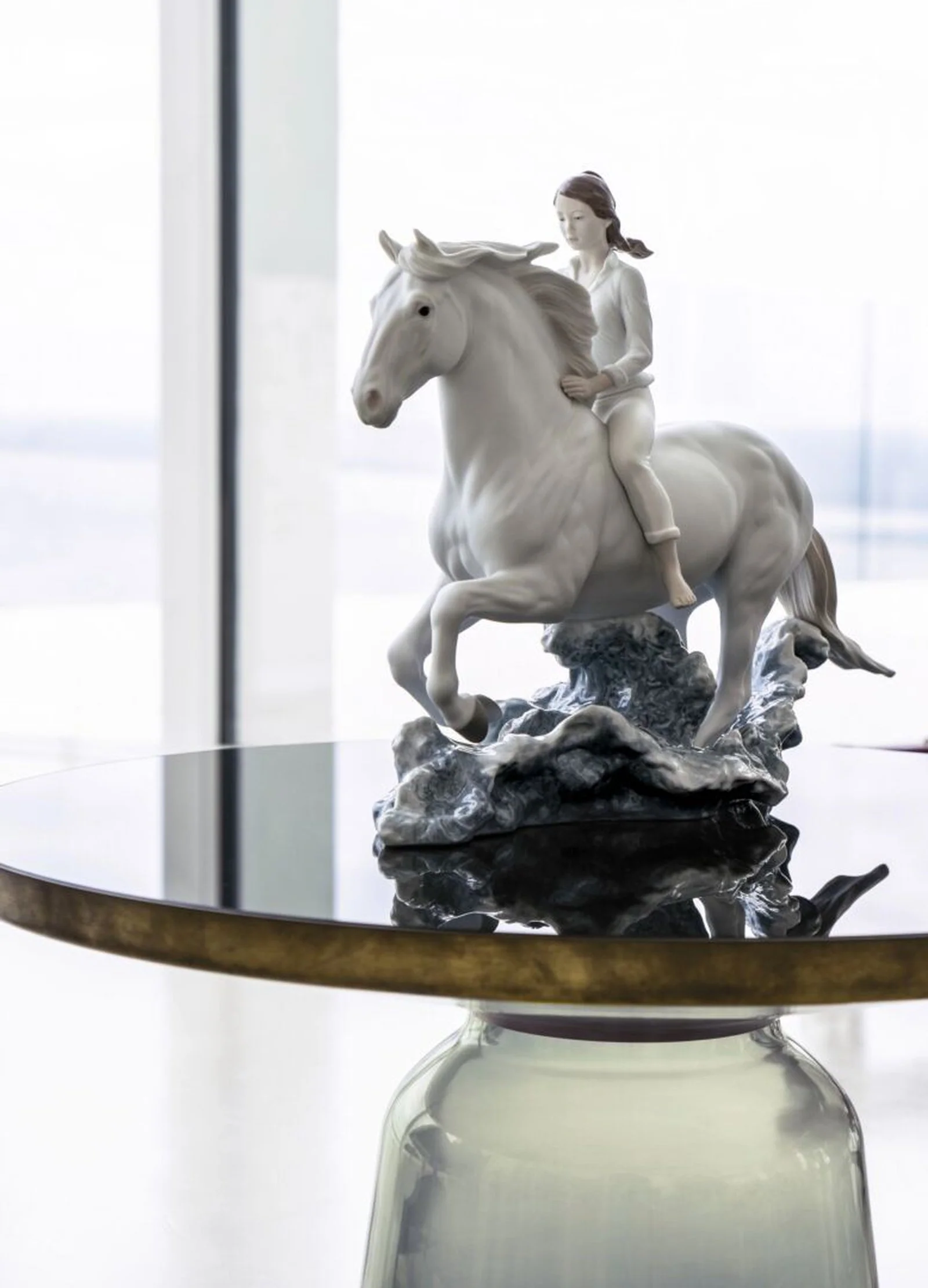 Lladro Riding her horse on the seashore Horse & Woman Figurine - Image 5