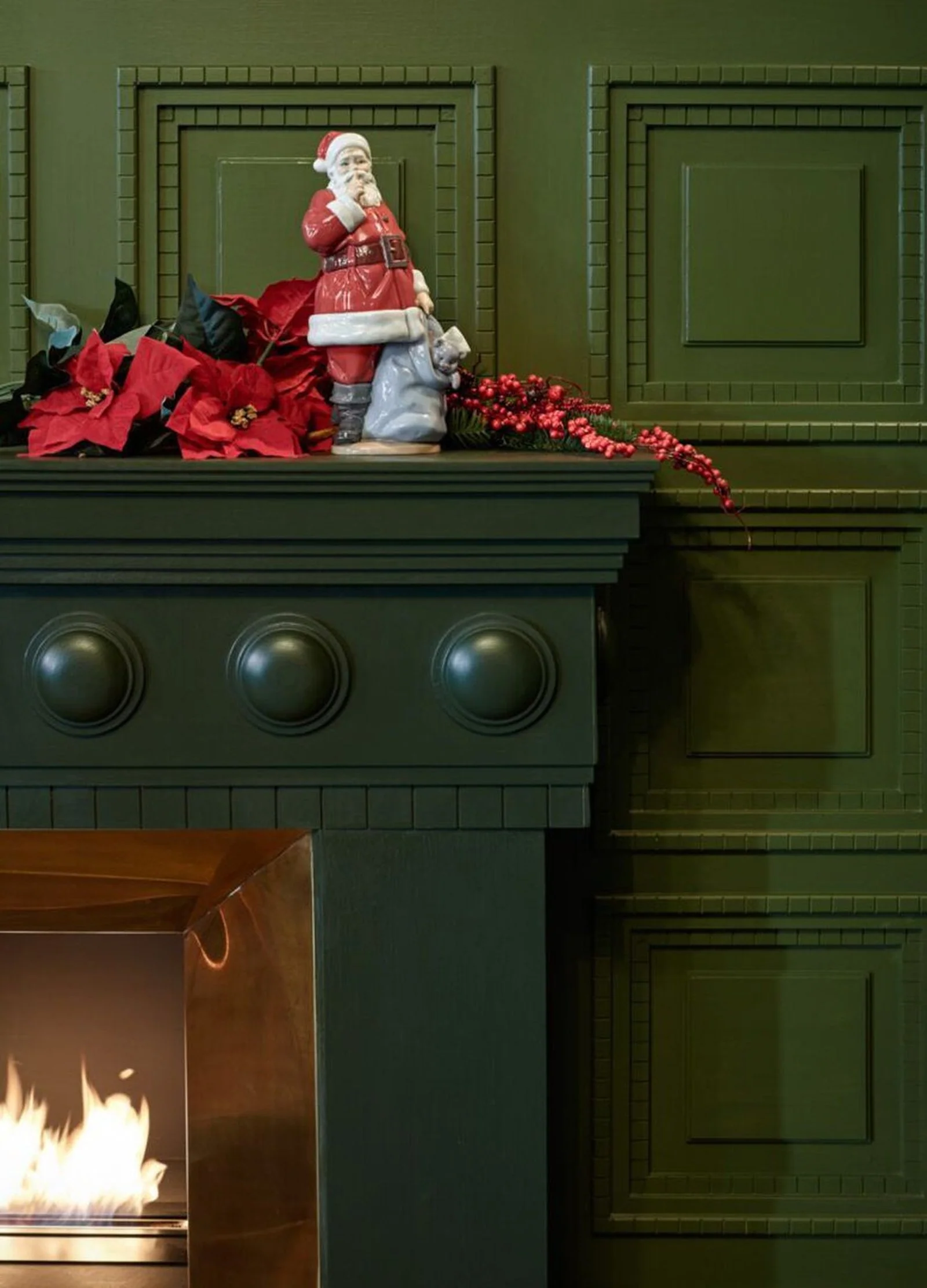 Lladro Santa Is Here Figurine - Image 2