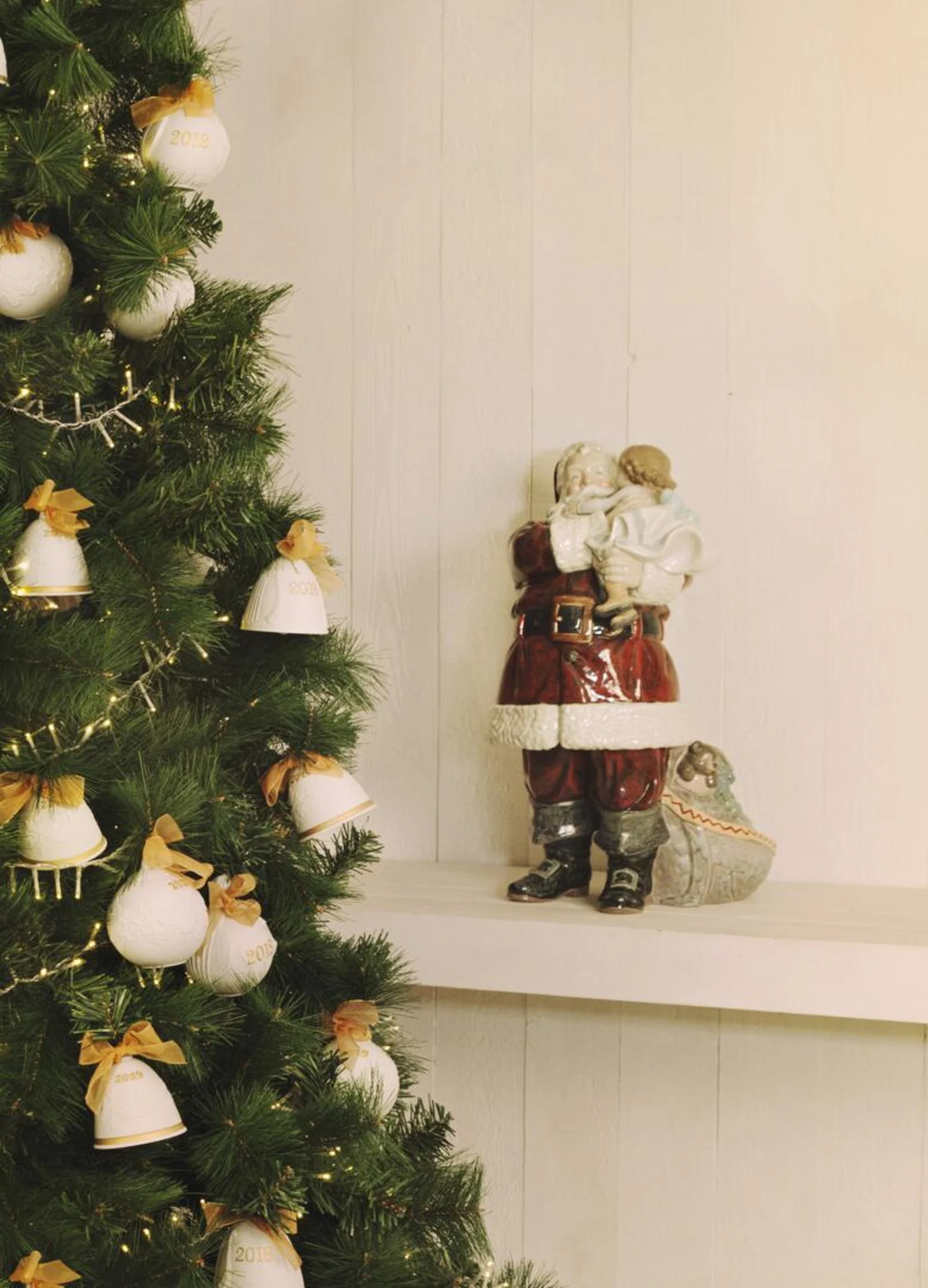 Lladro Santa I've Been Good! Figurine Limited Edition - Image 4