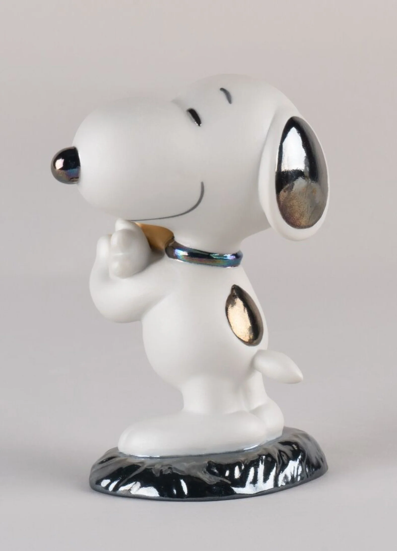 Lladro Snoopy Figurine - Image 6