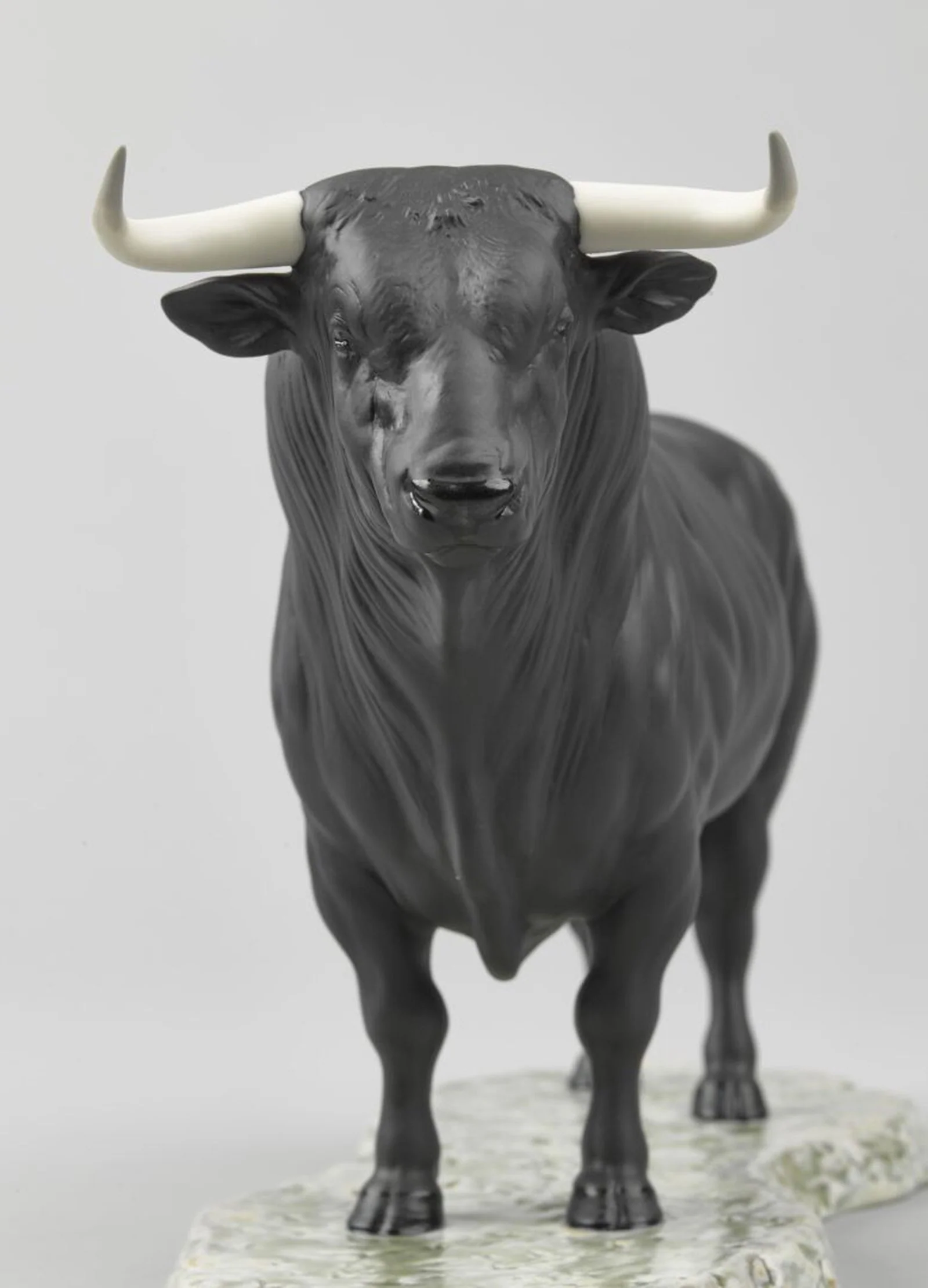 Lladro Spanish Bull Figurine - Image 2