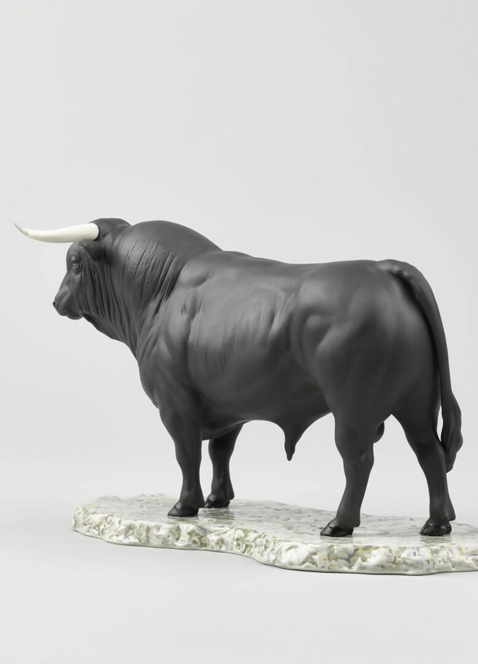 Lladro Spanish Bull Figurine - Image 5