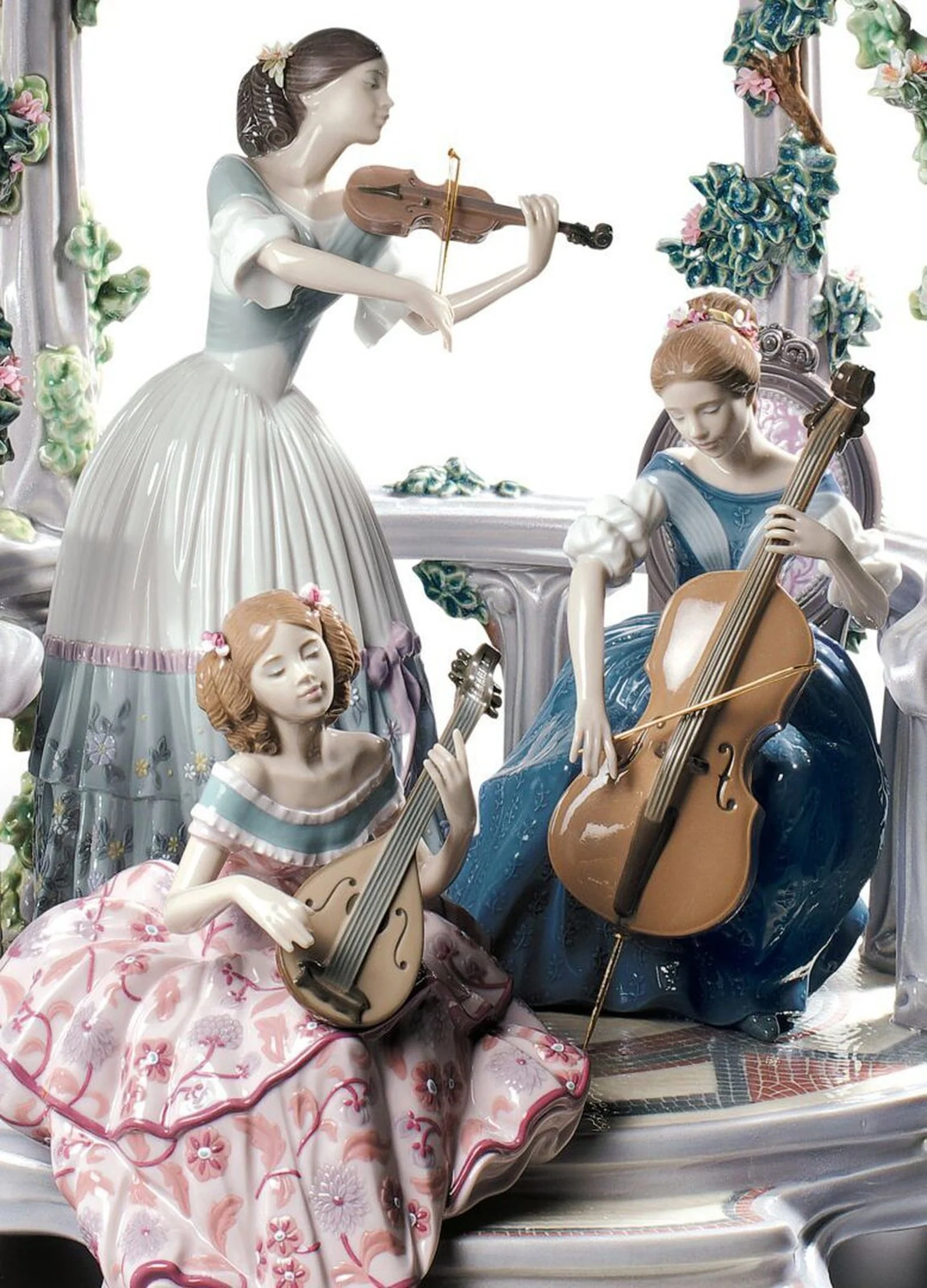 Lladro Summertime Symphony Women Sculpture - Limited Edition - Image 2