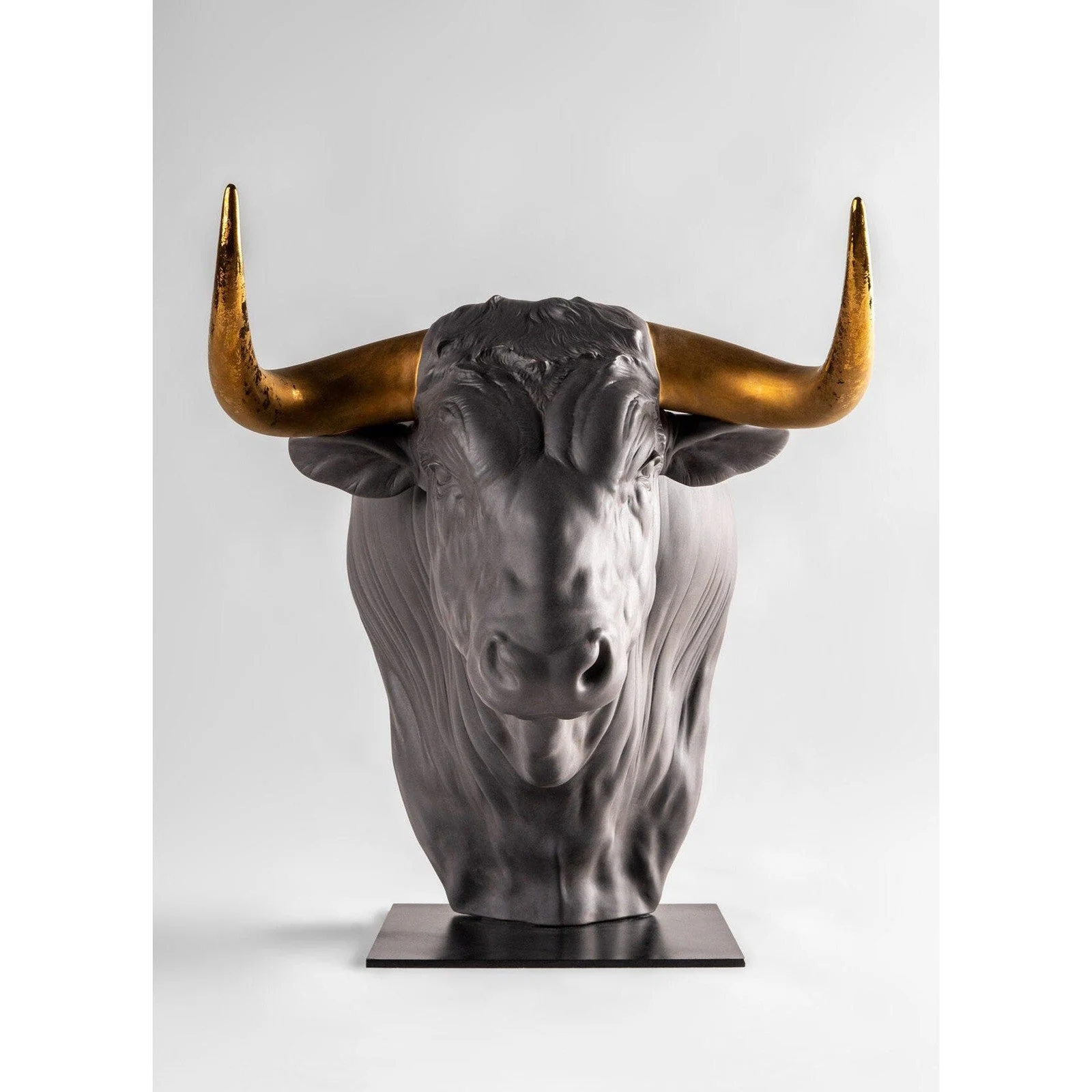 Lladro Taurus - Image 4